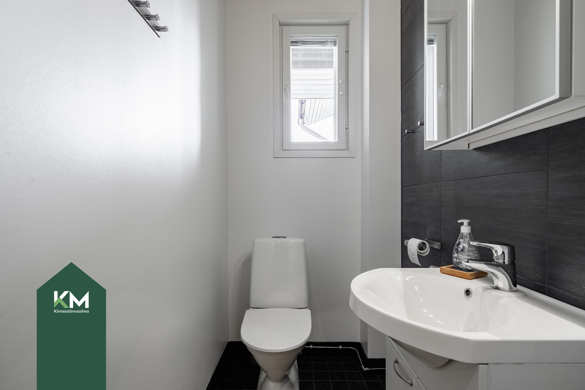 Toinen WC saunaosastolla