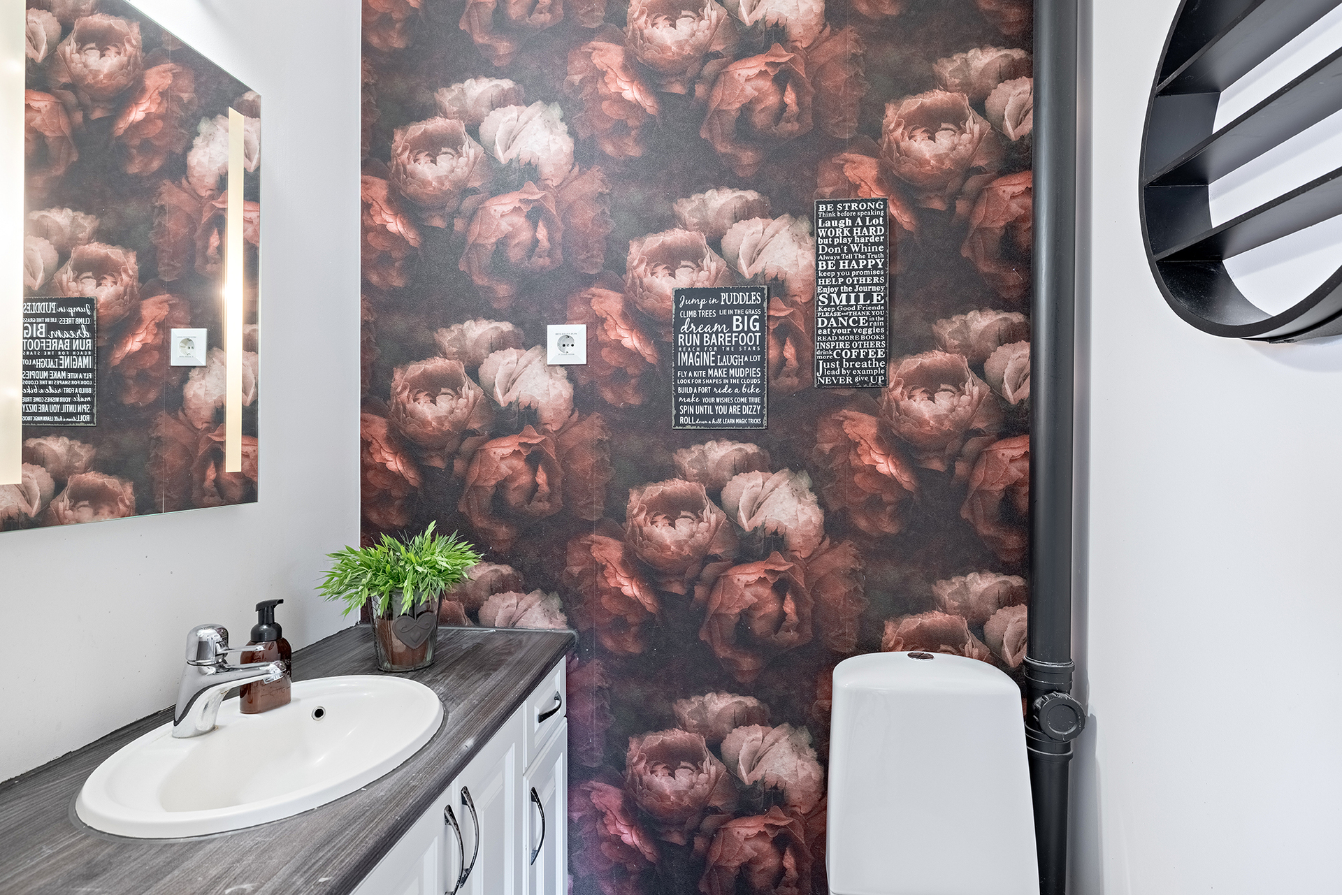 Yläkerrassa toinen wc