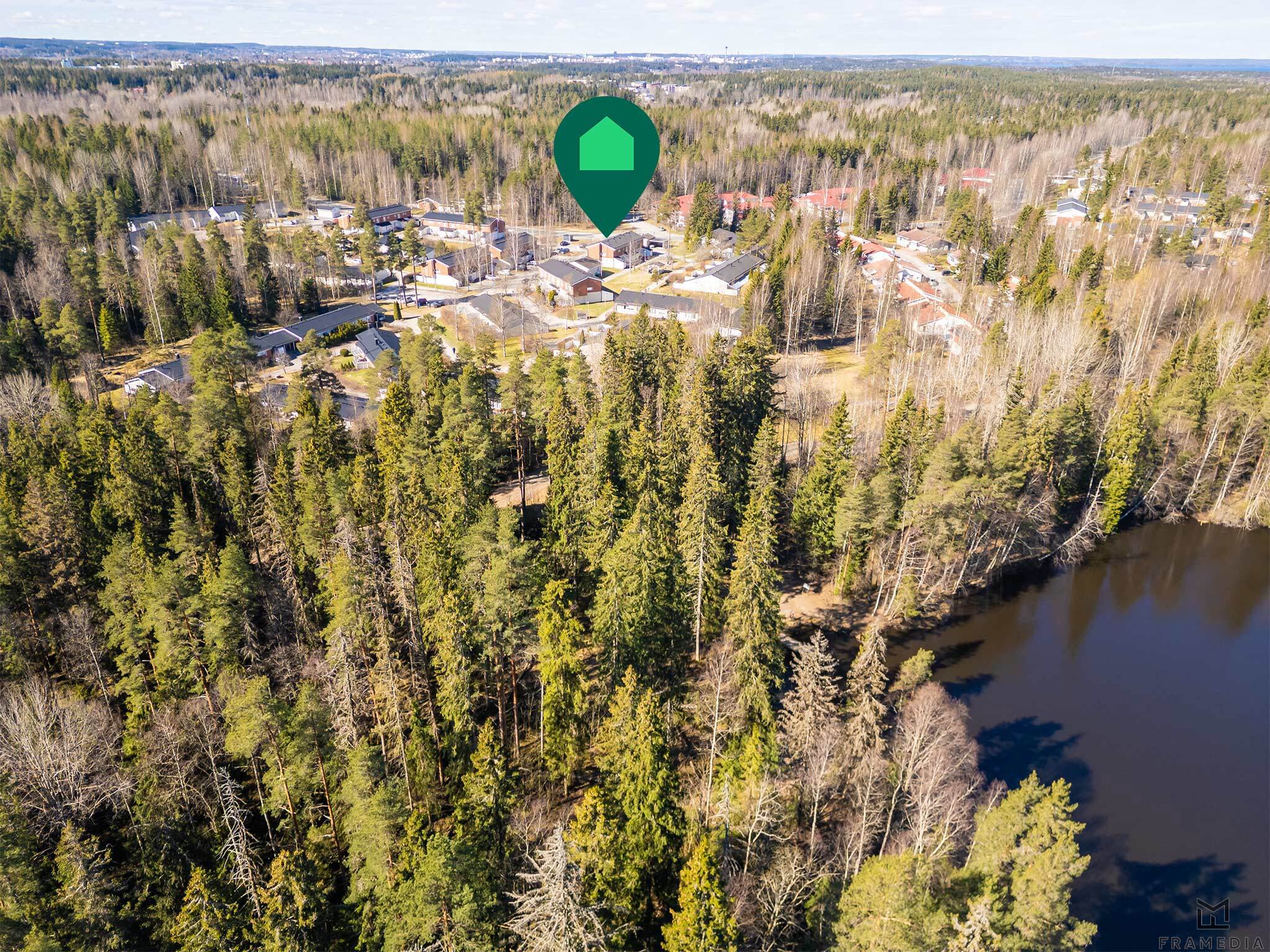 Lähellä kivat lenkkipolut ja Halimasjärven ranta