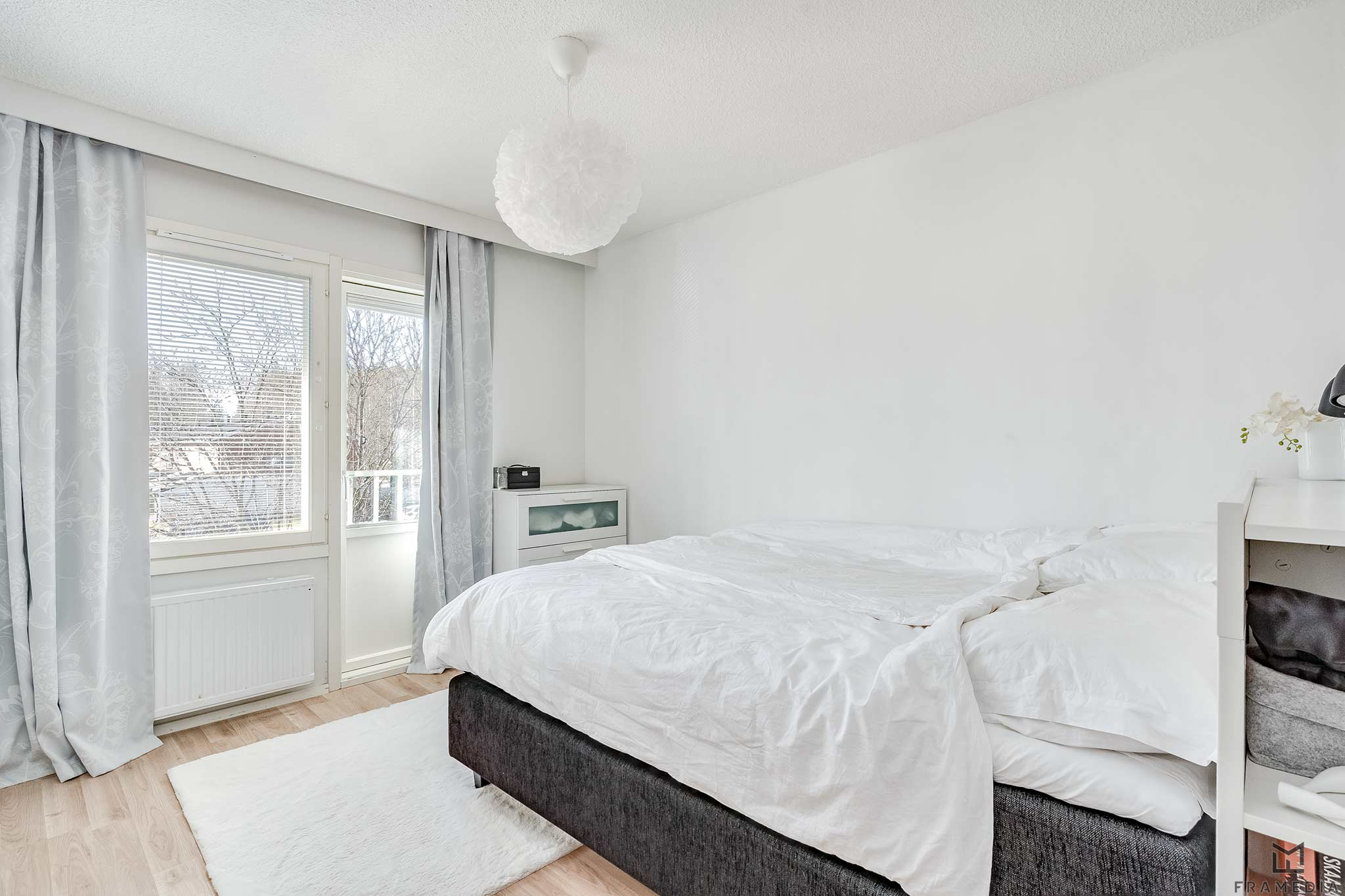 Päämakuuhuoneesta avautuu ranskalainen parveke