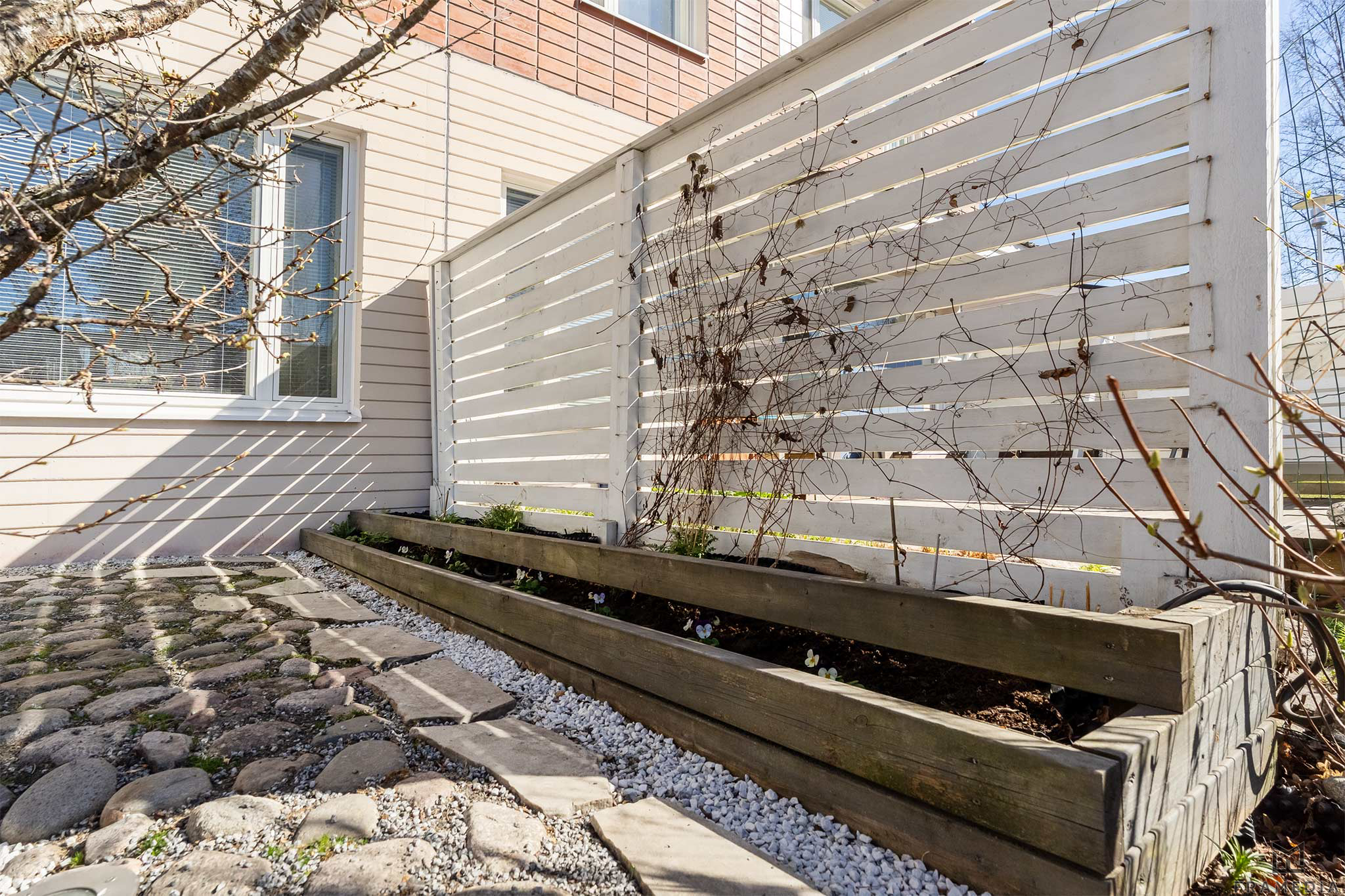 Terassipihan istutuslaatikoihin istutat omat lempikasvisi