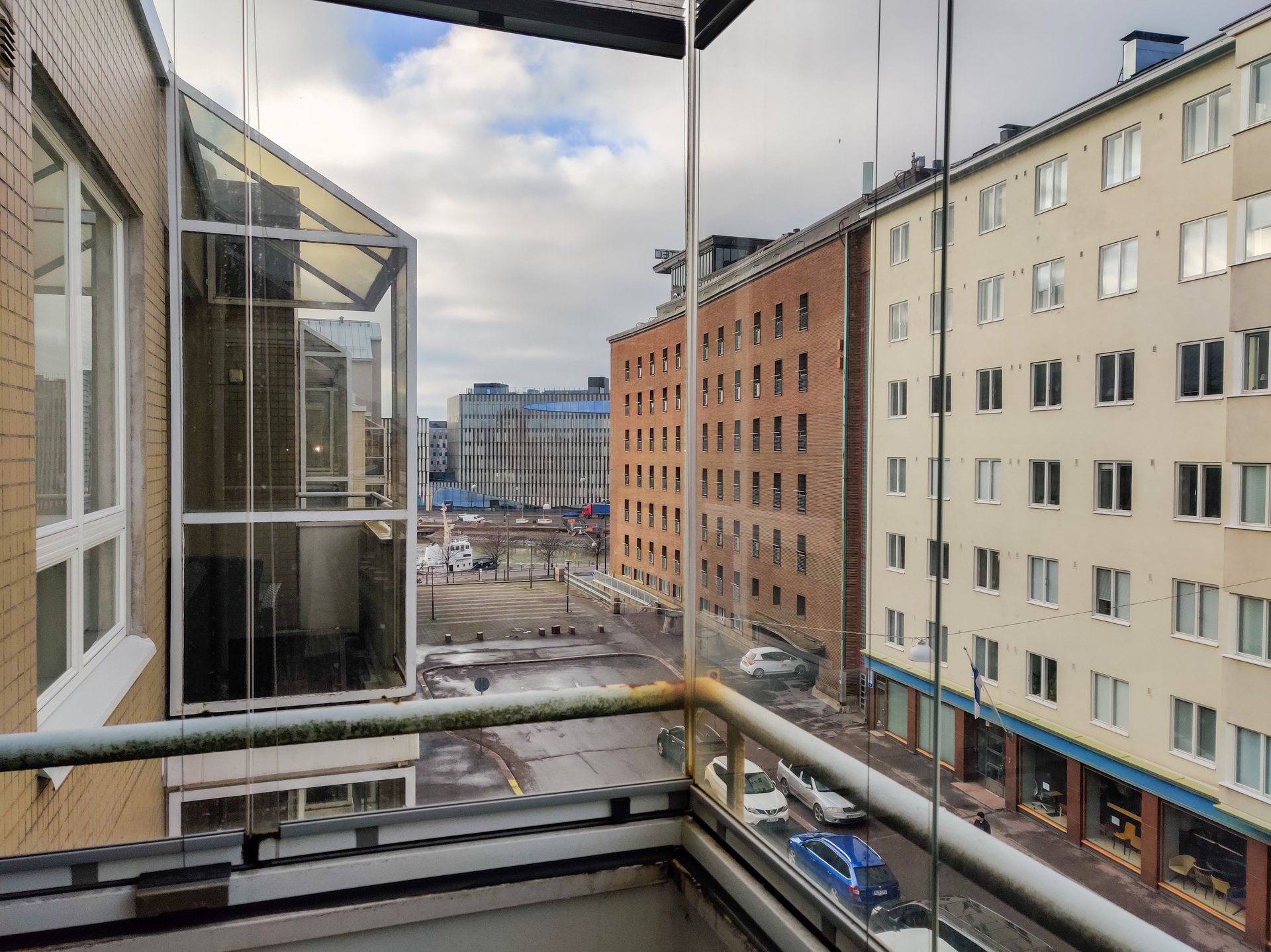 Köydenpunojankatu 2b, Helsinki