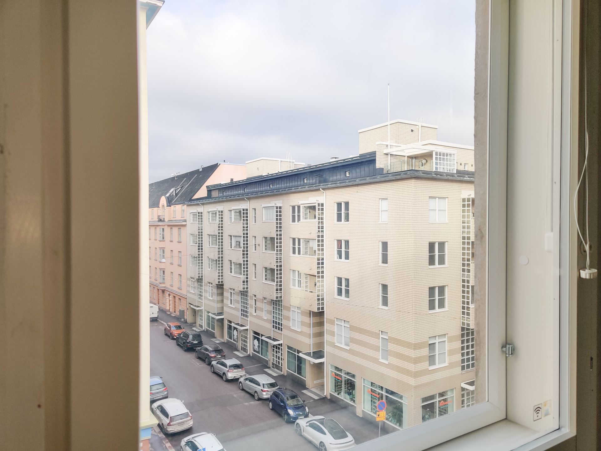 Köydenpunojankatu 2b, Helsinki