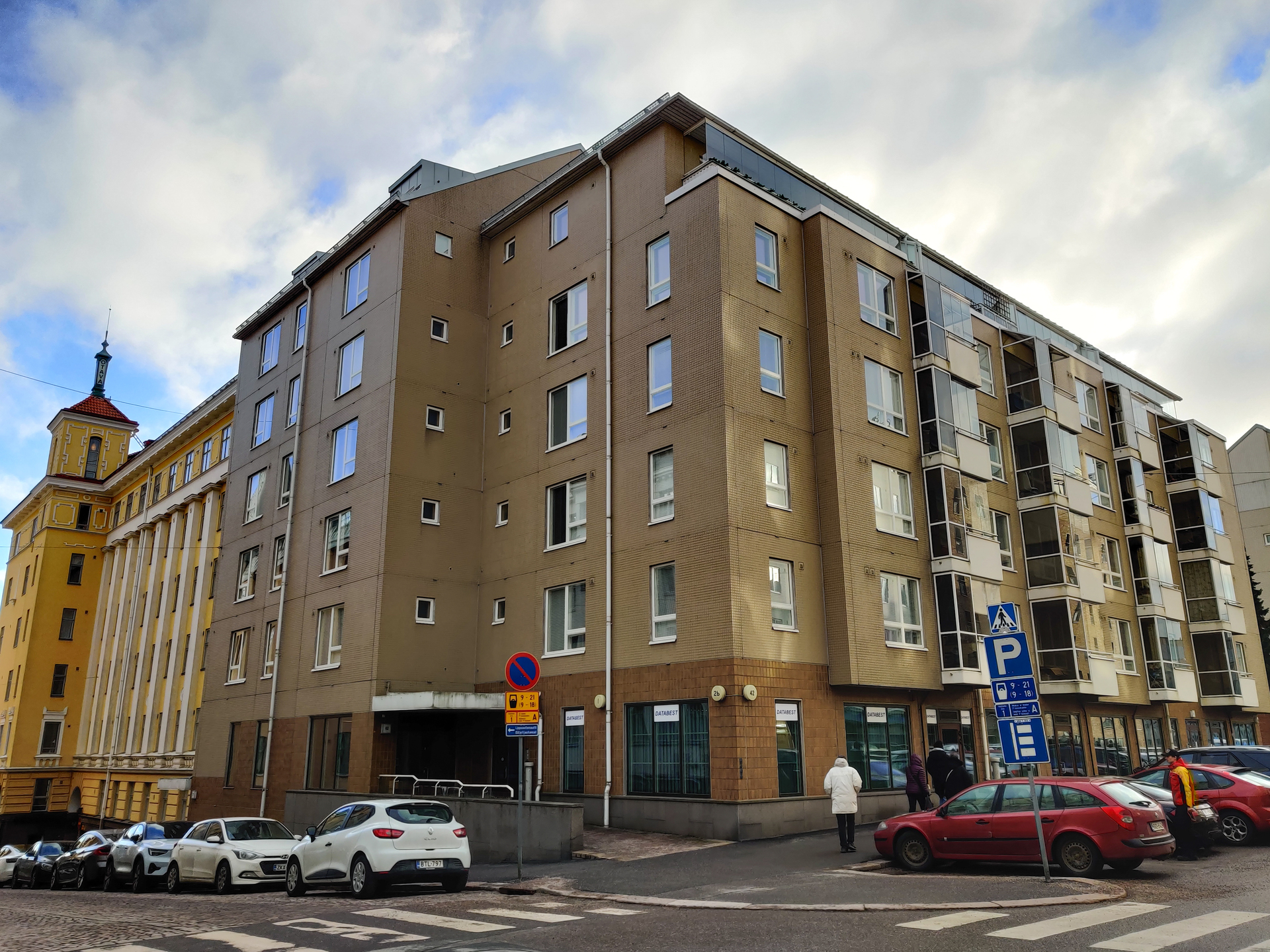 Köydenpunojankatu 2b, Helsinki