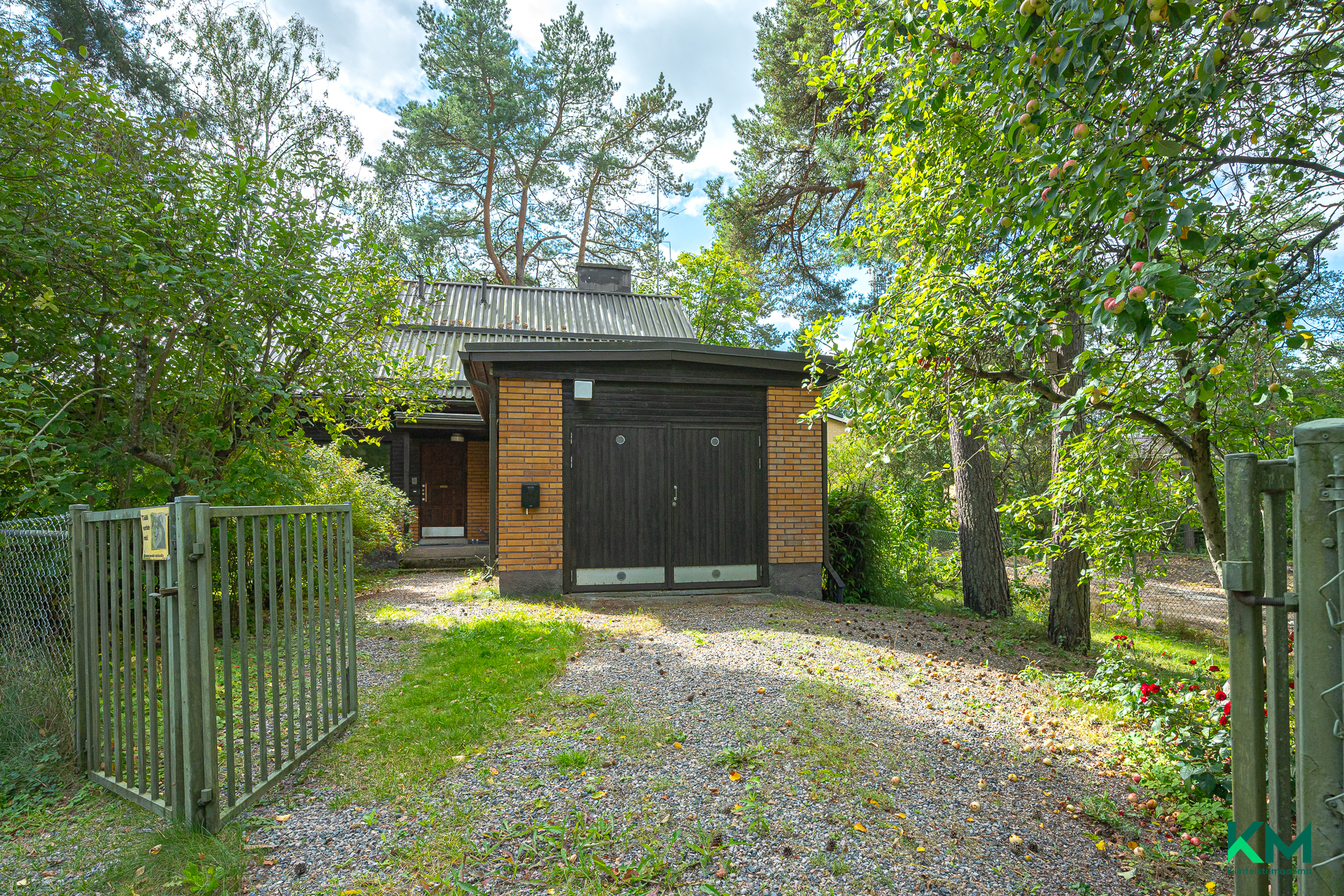 Sisäänajo Kirjokalliontien puolelta