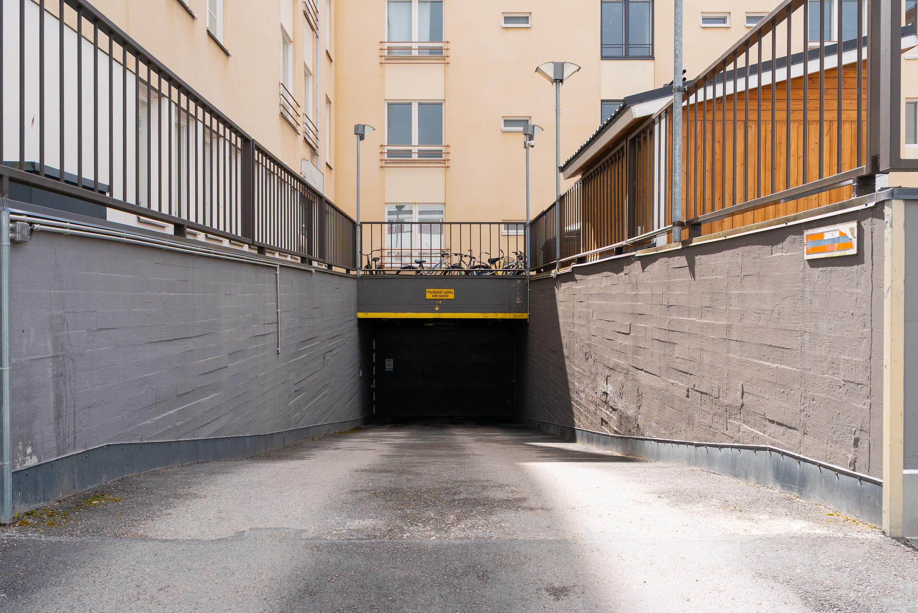 Yhtiössä autohalli