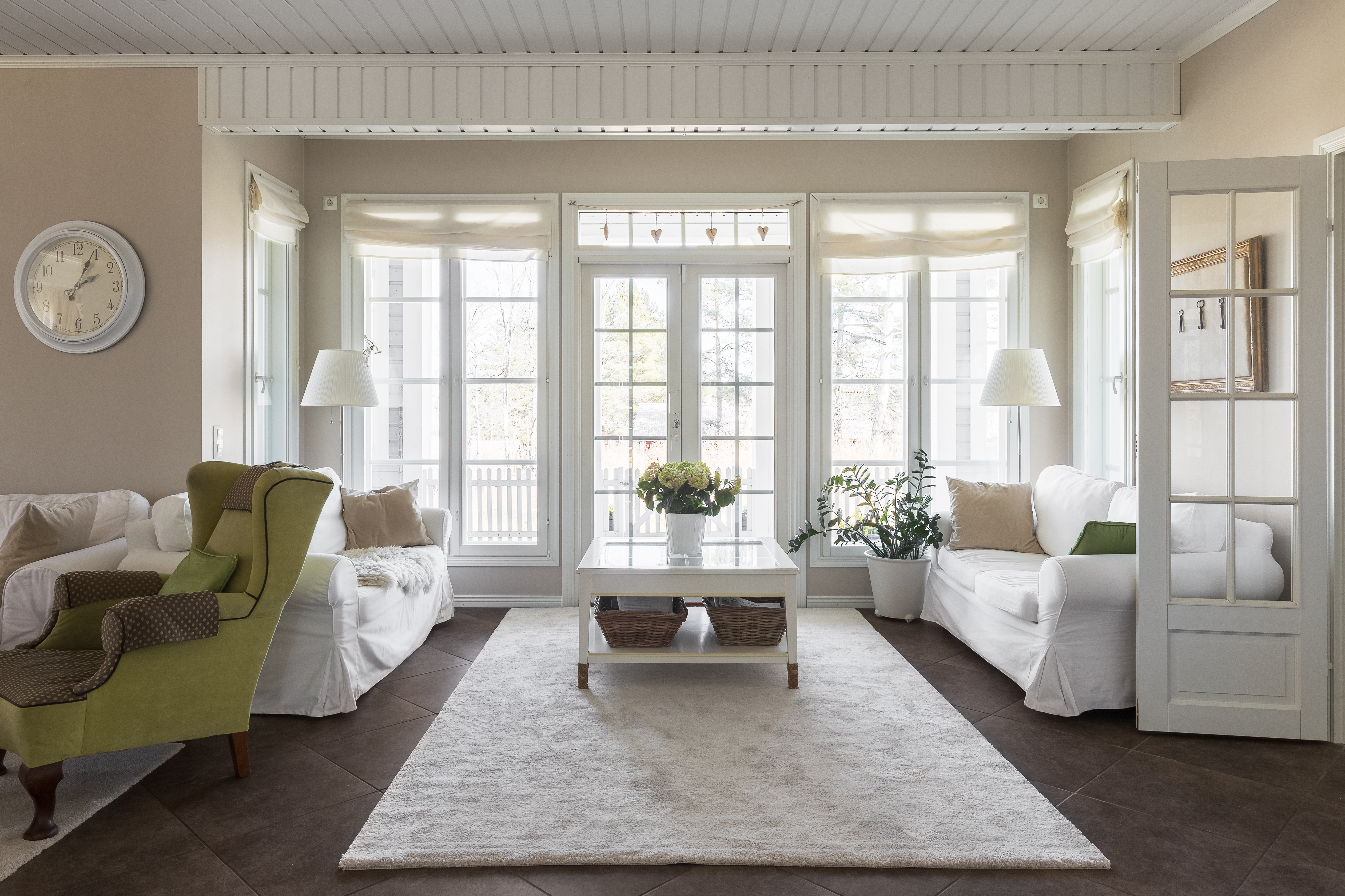 Olohuone, käynti terassille