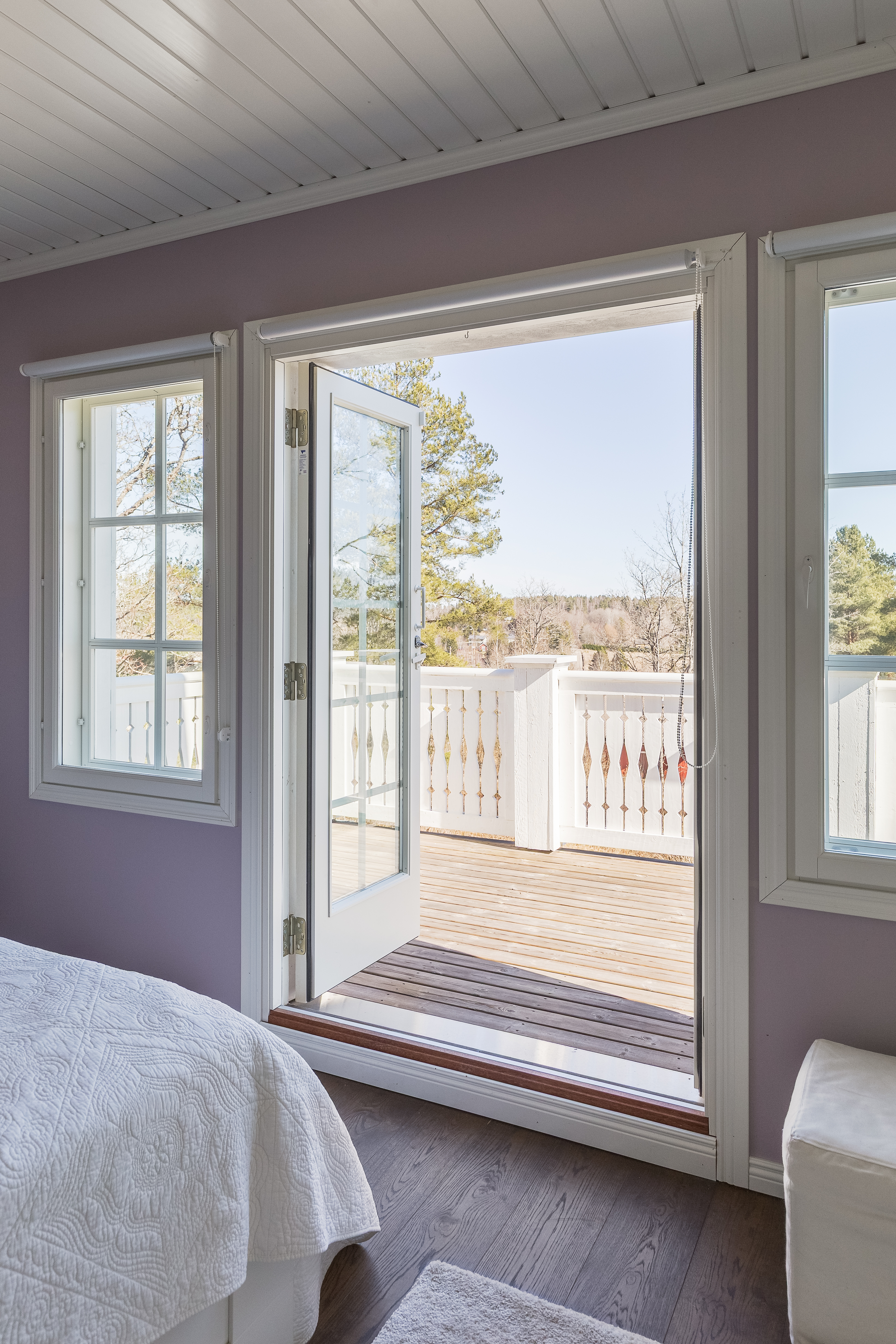 Käynti päämakuuhuoneesta parvekkeelle