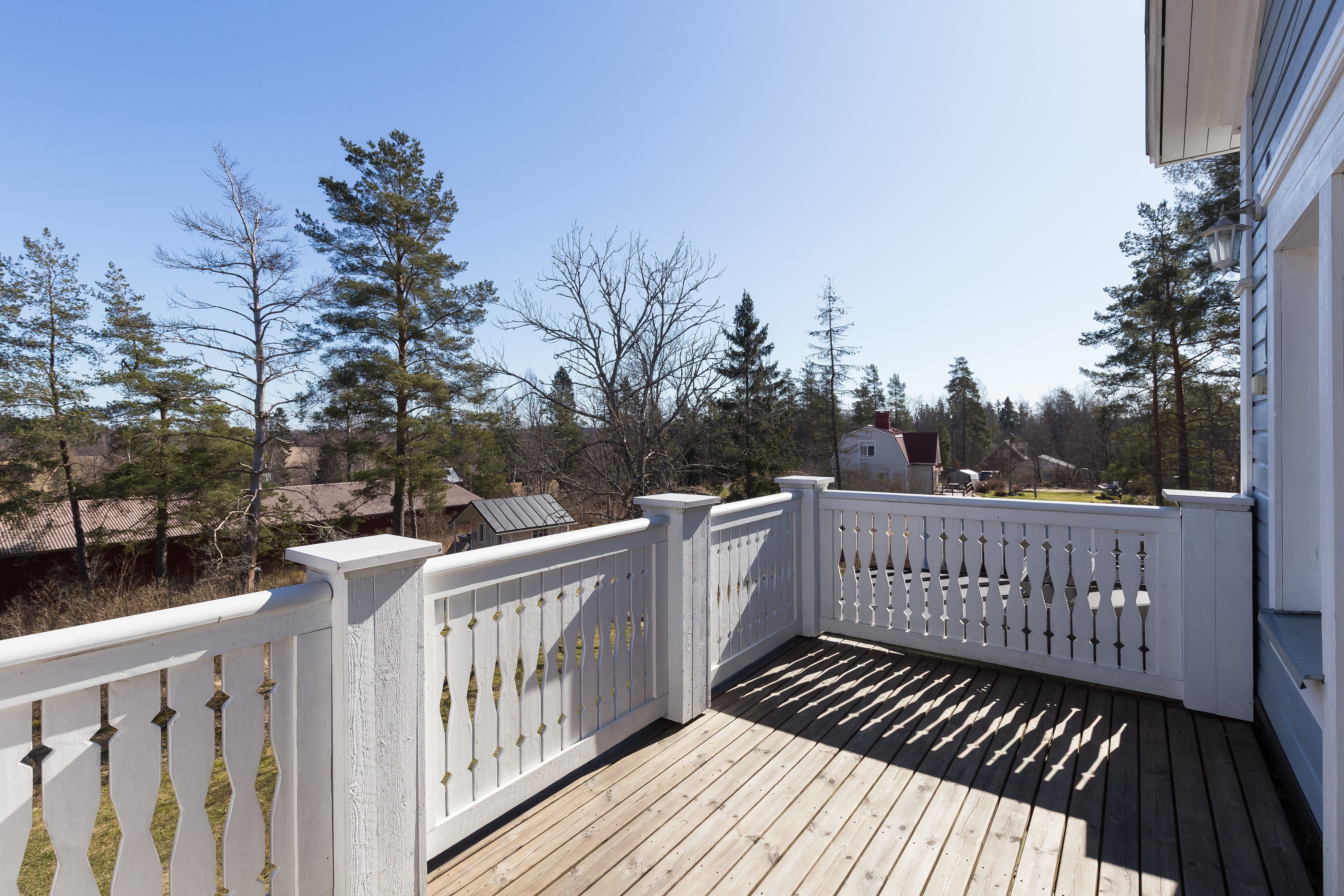 Päämakuuhuoneen parveke, näkymä idän suuntaan