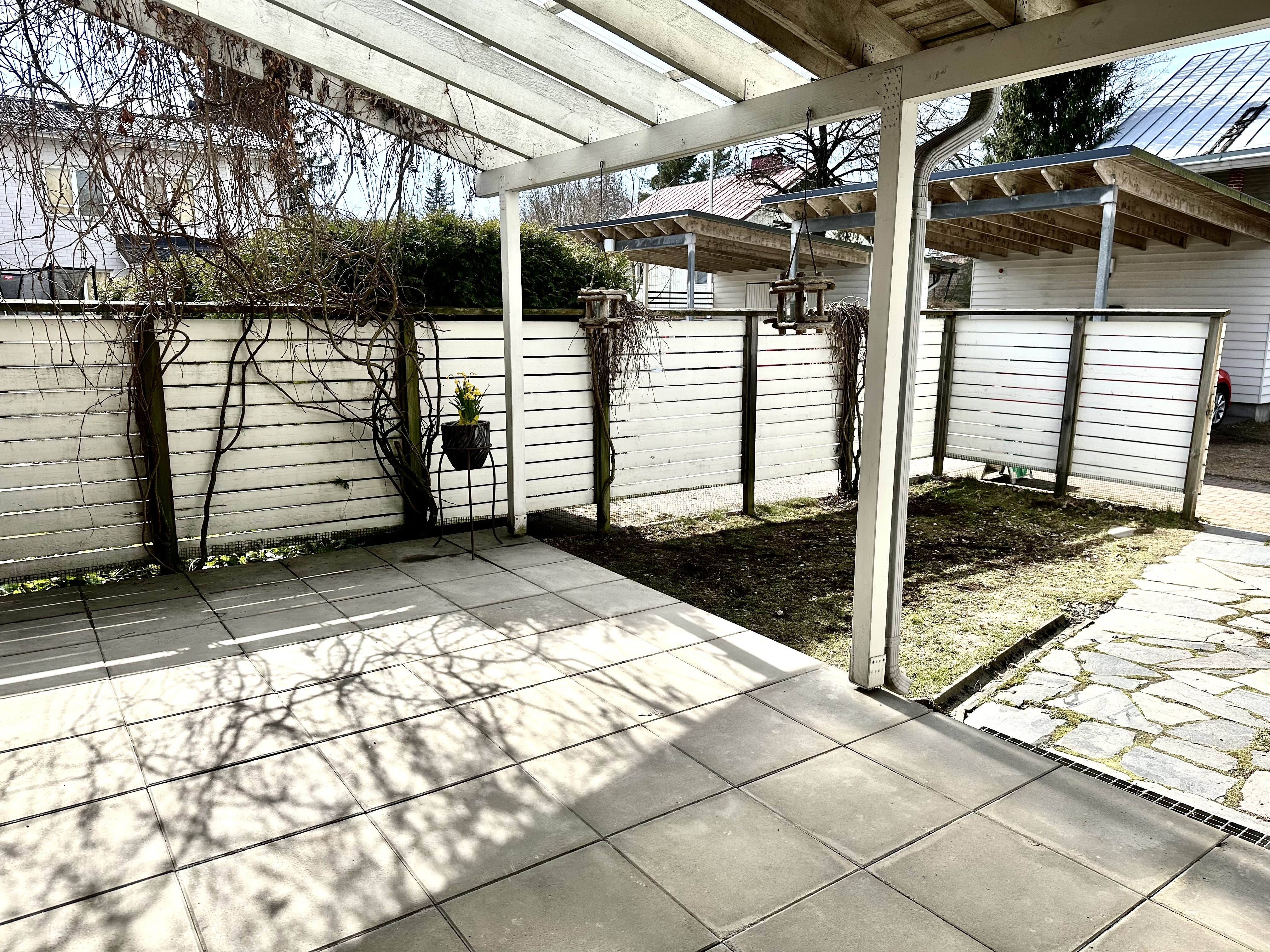 Saramäentie 9a, Paloheinä, Helsinki