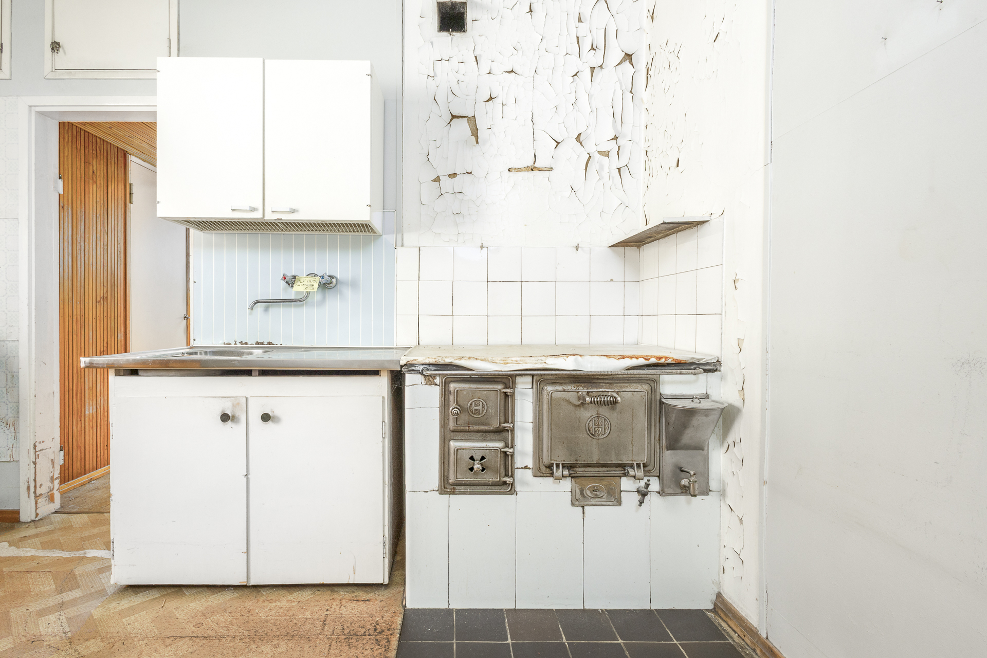 vanhan osan keittiötä