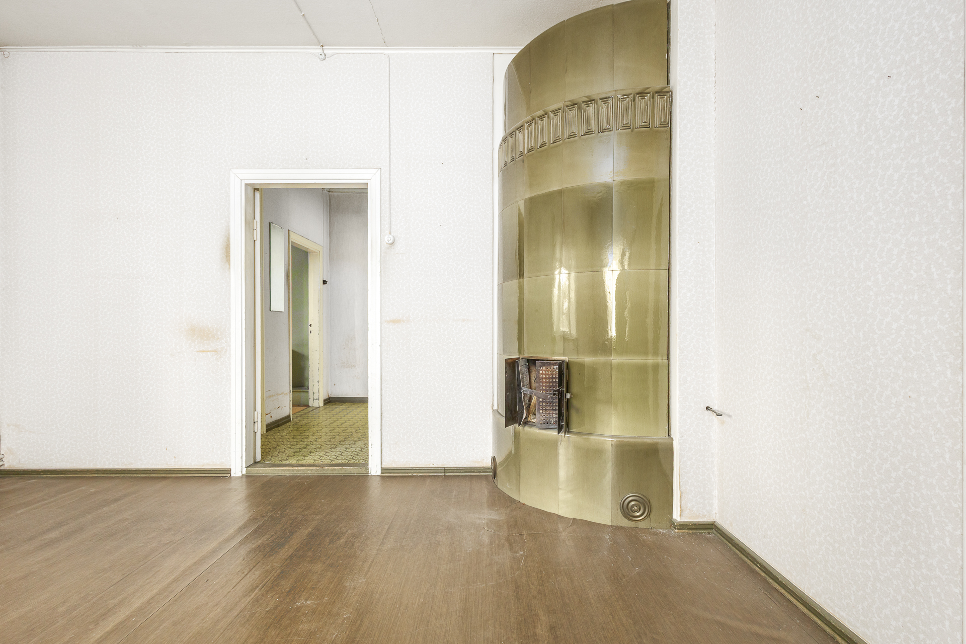 vanhan osan kaakeliuuni