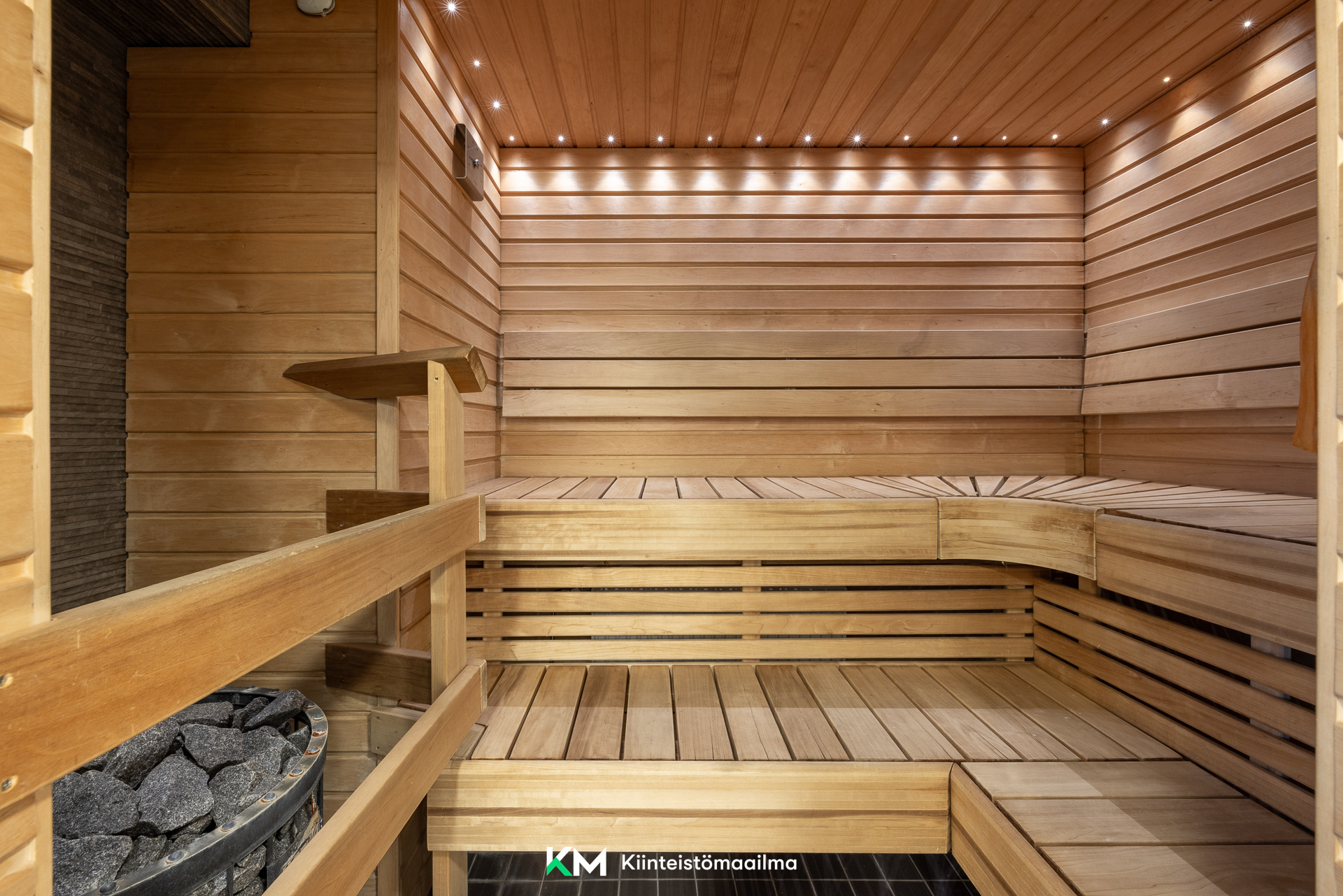 Taloyhtiön saunatilaa