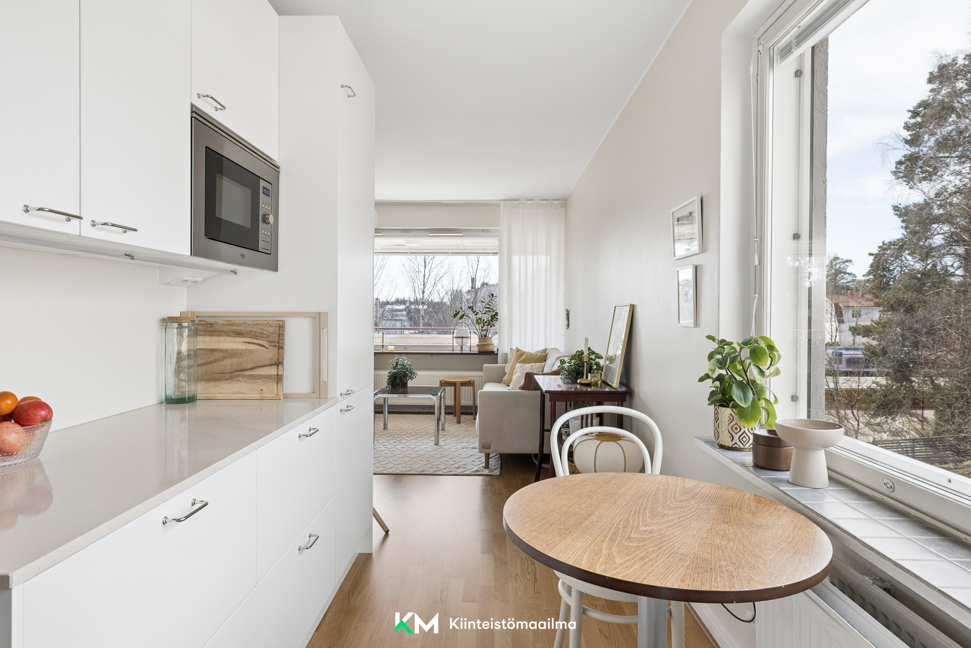 Keittiössä tilaa pienelle pöydälle