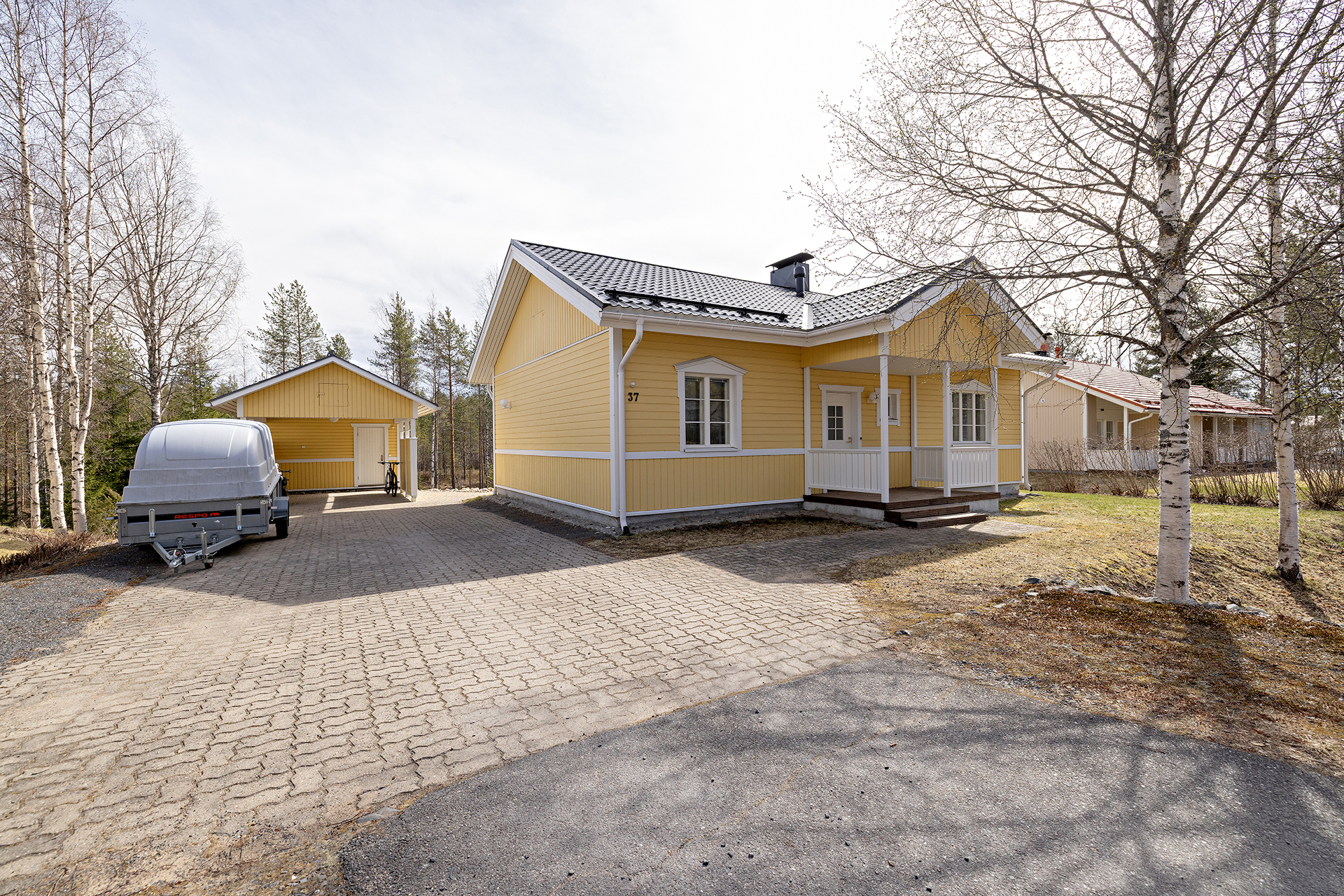 Ahontie 37, Oulu
