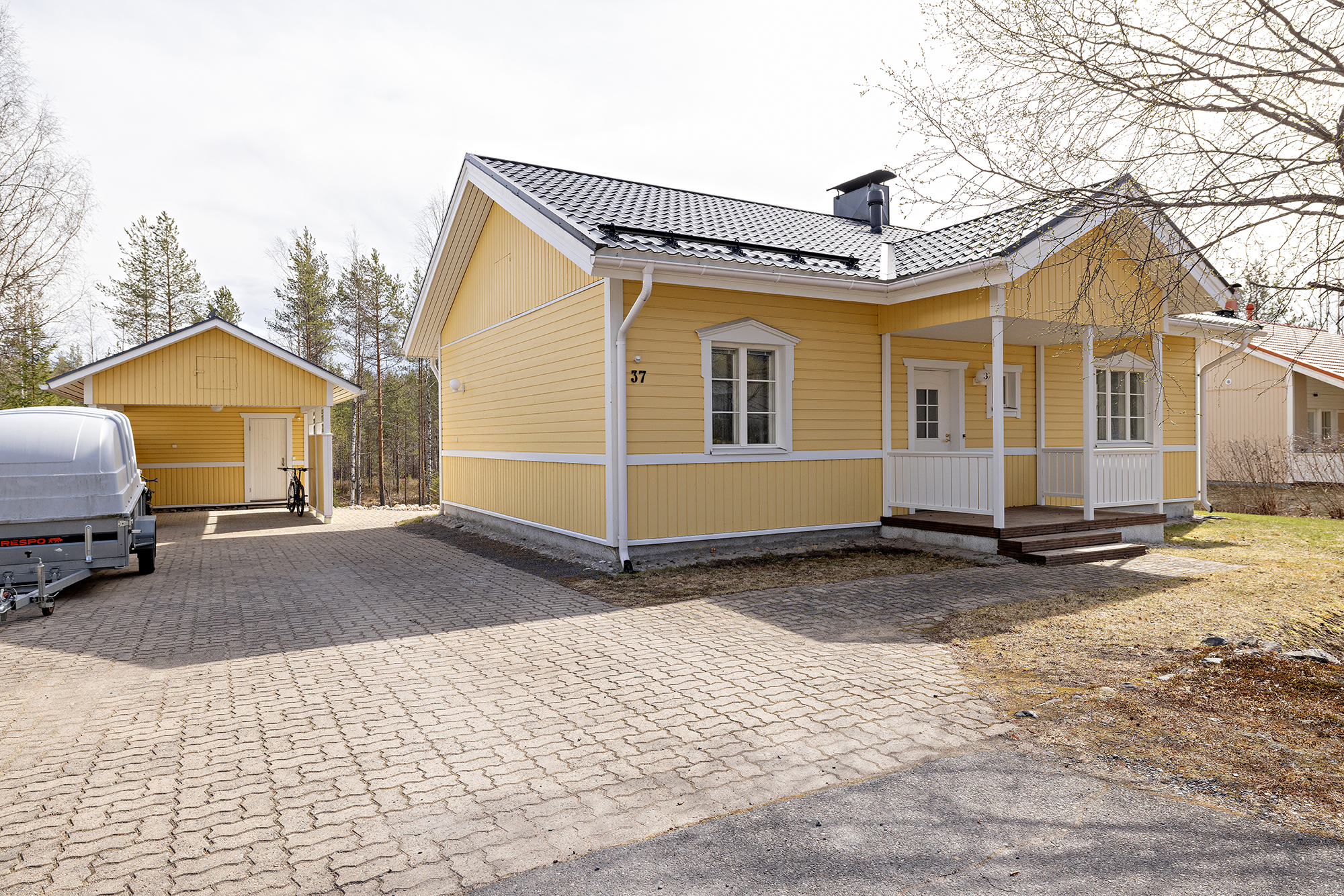 Ahontie 37, Oulu