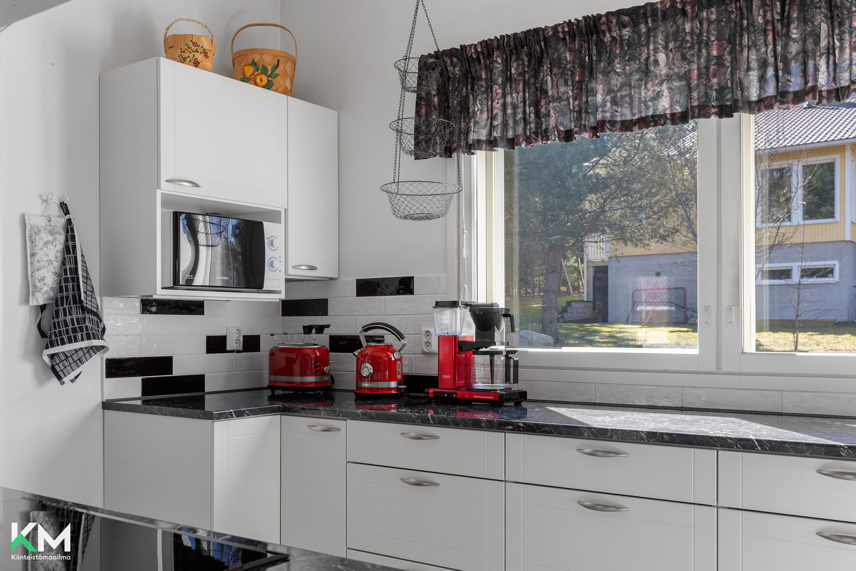 Tuliniementie 8, Vantaa