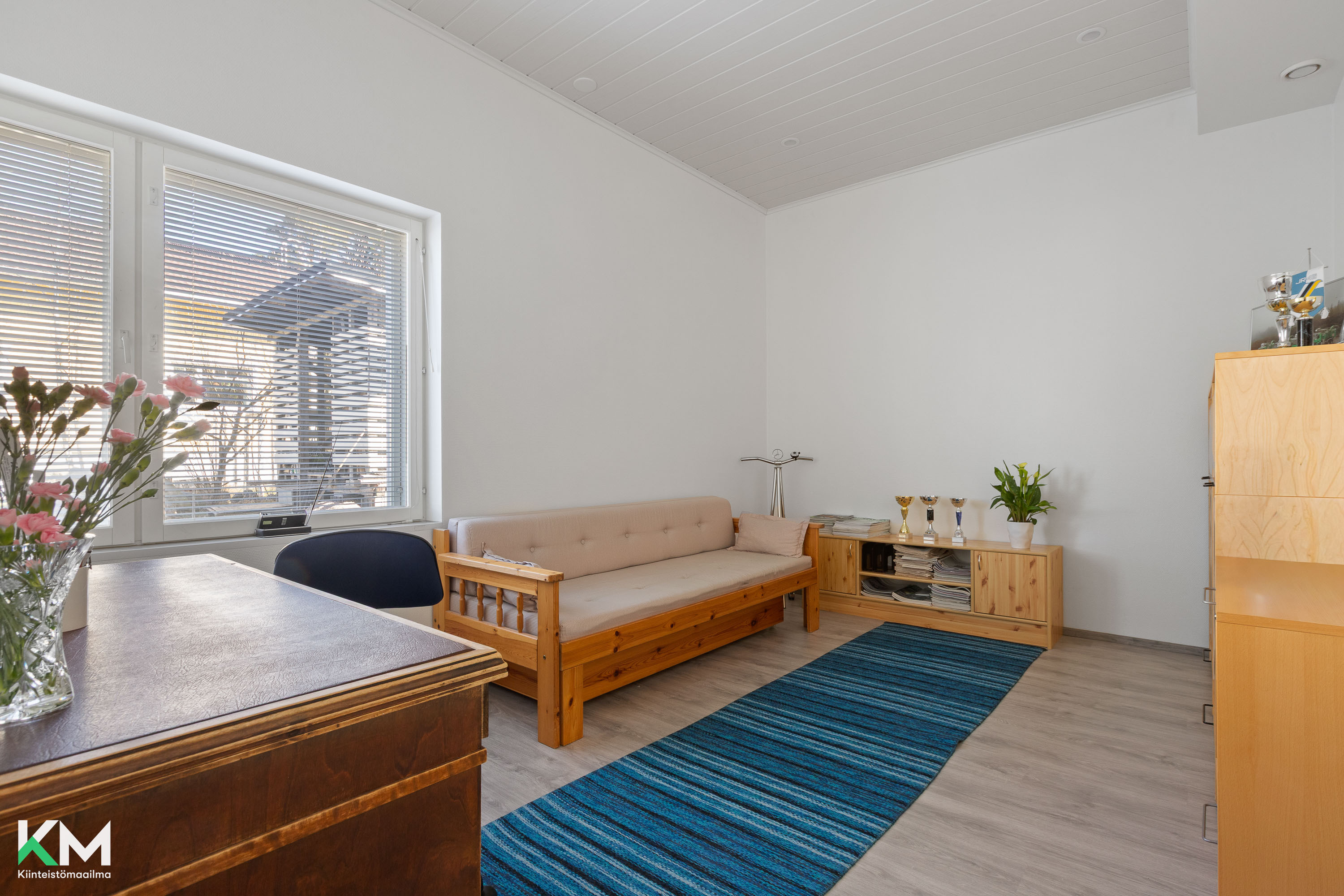 Tuliniementie 8, Vantaa