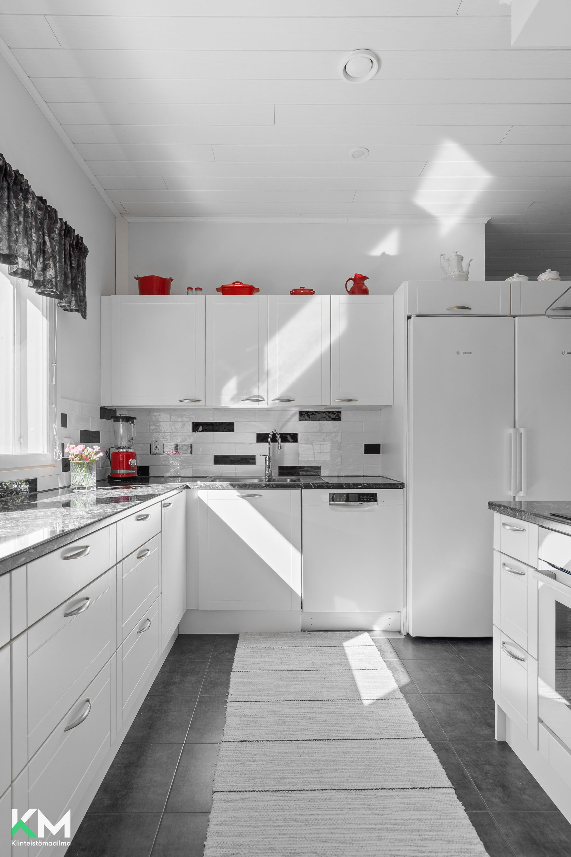 Tuliniementie 8, Vantaa