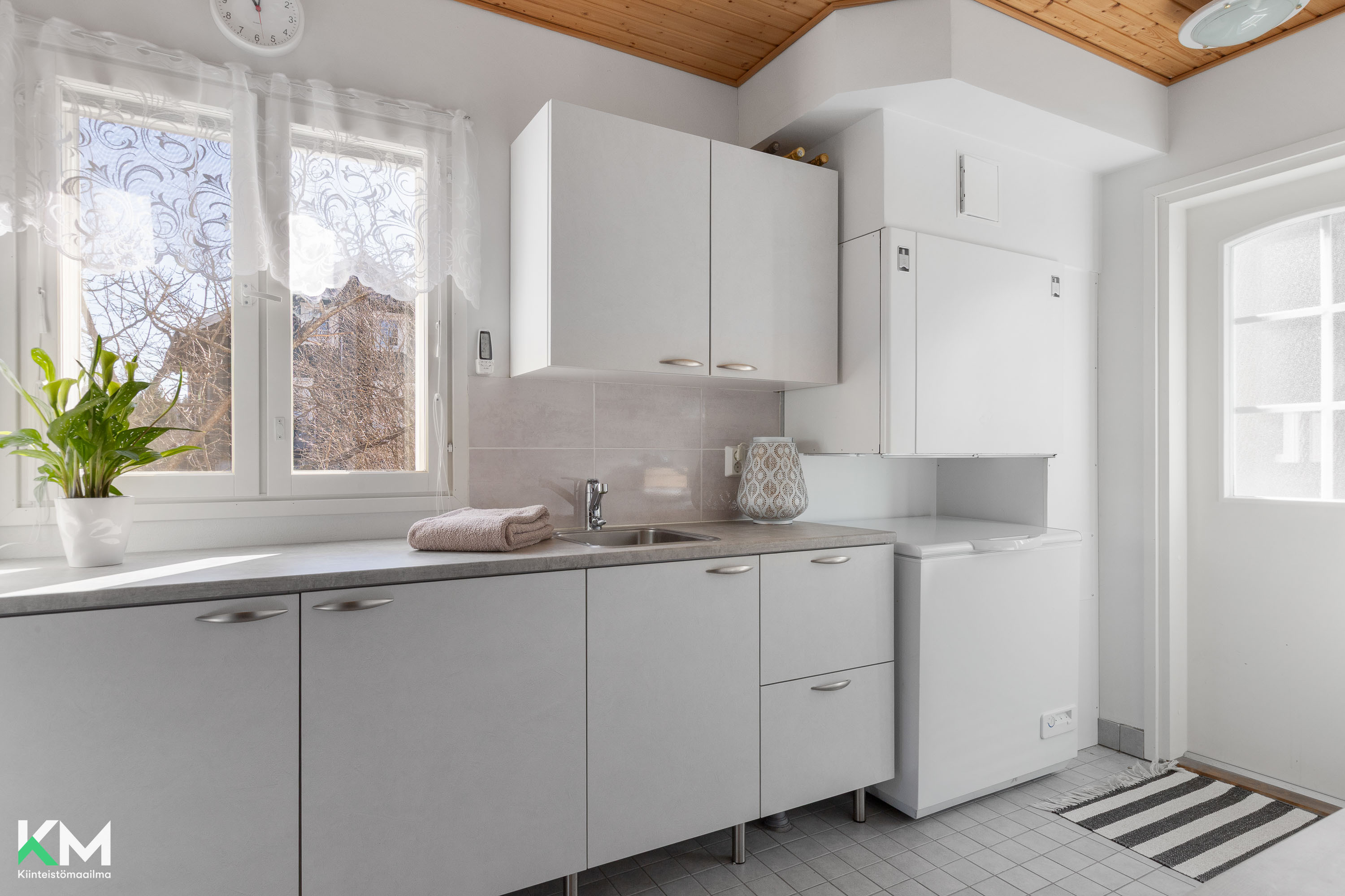 Tuliniementie 8, Vantaa