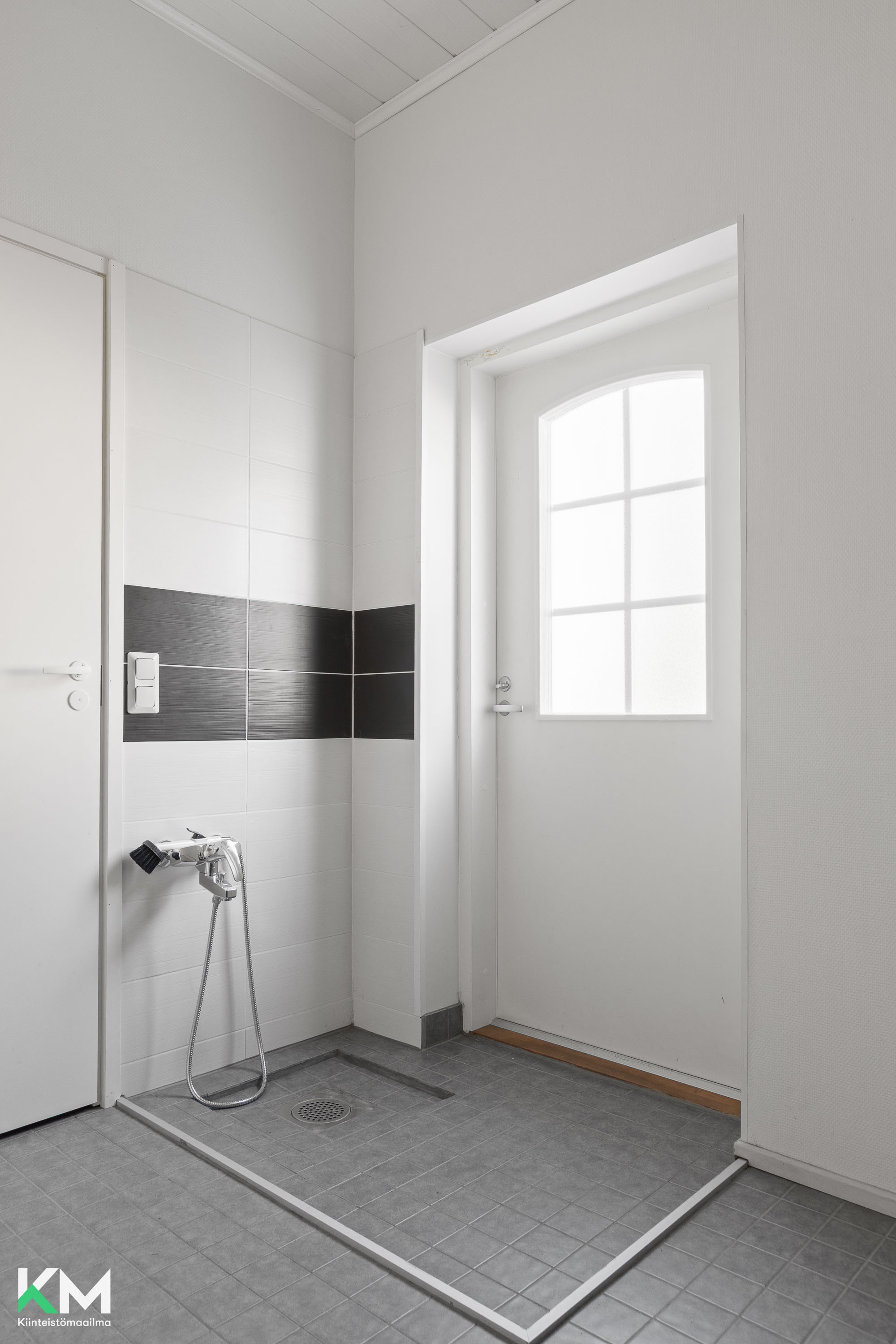 Tuliniementie 8, Vantaa