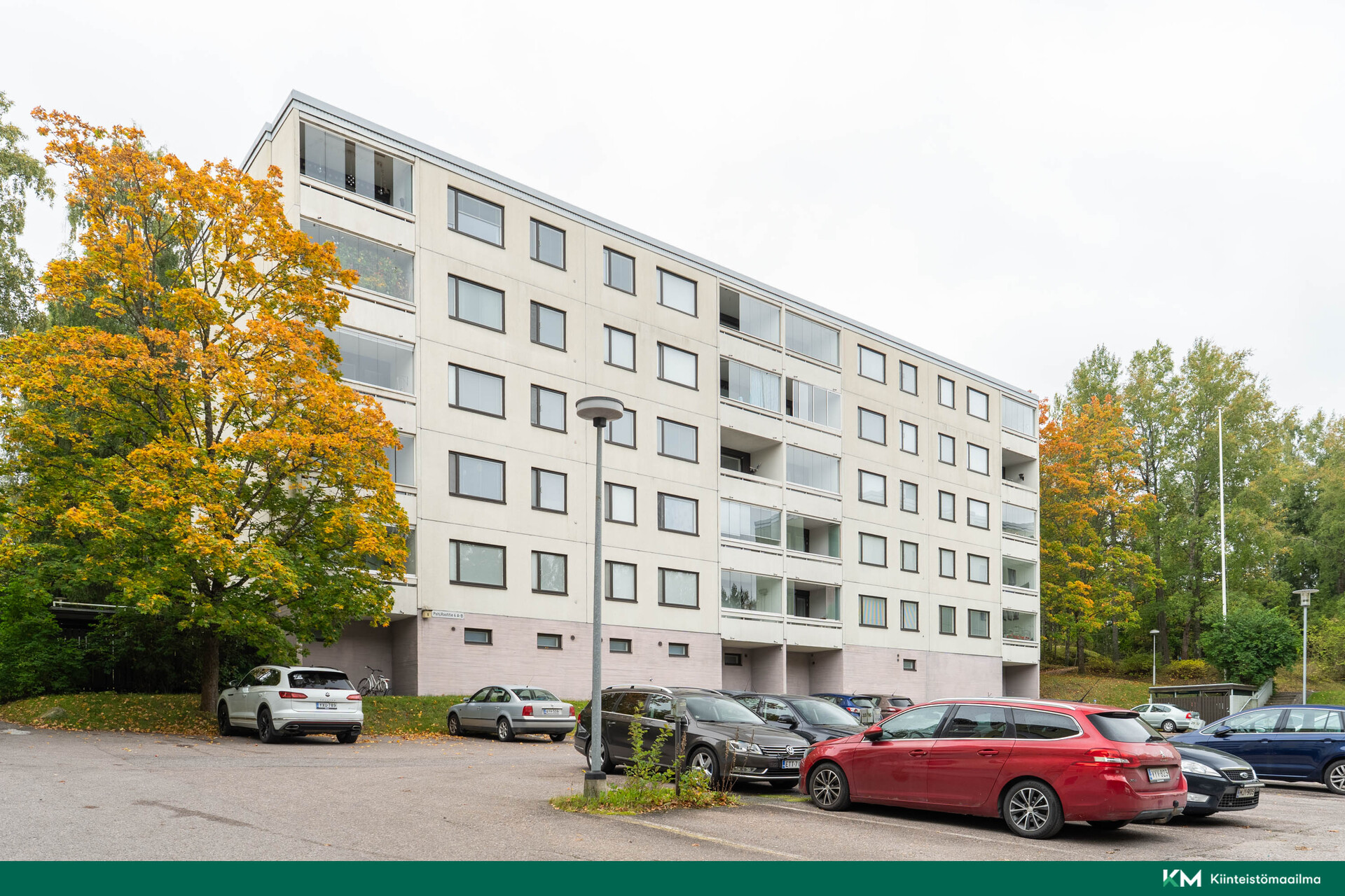 Kadunpuoleinen julkisivu