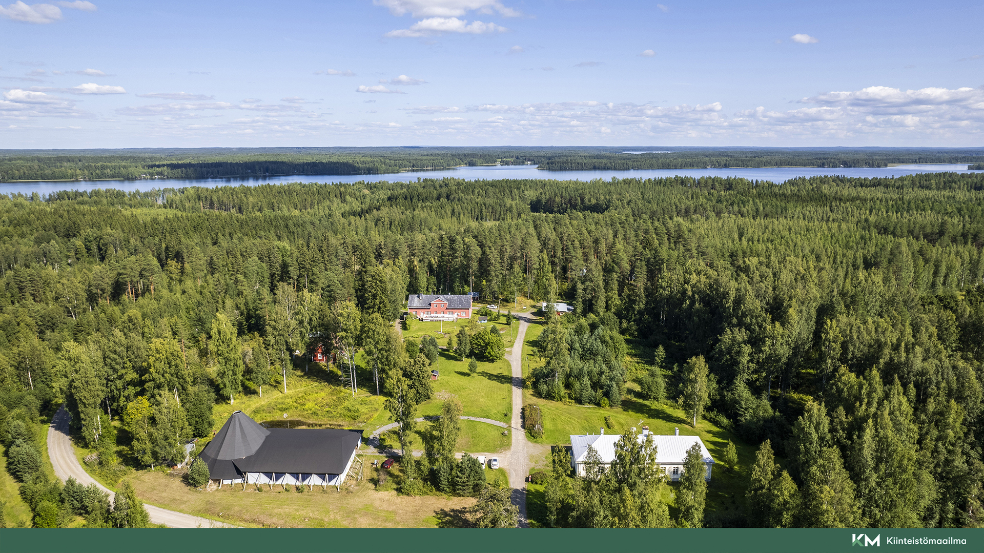 Koko kiinteistön alue
