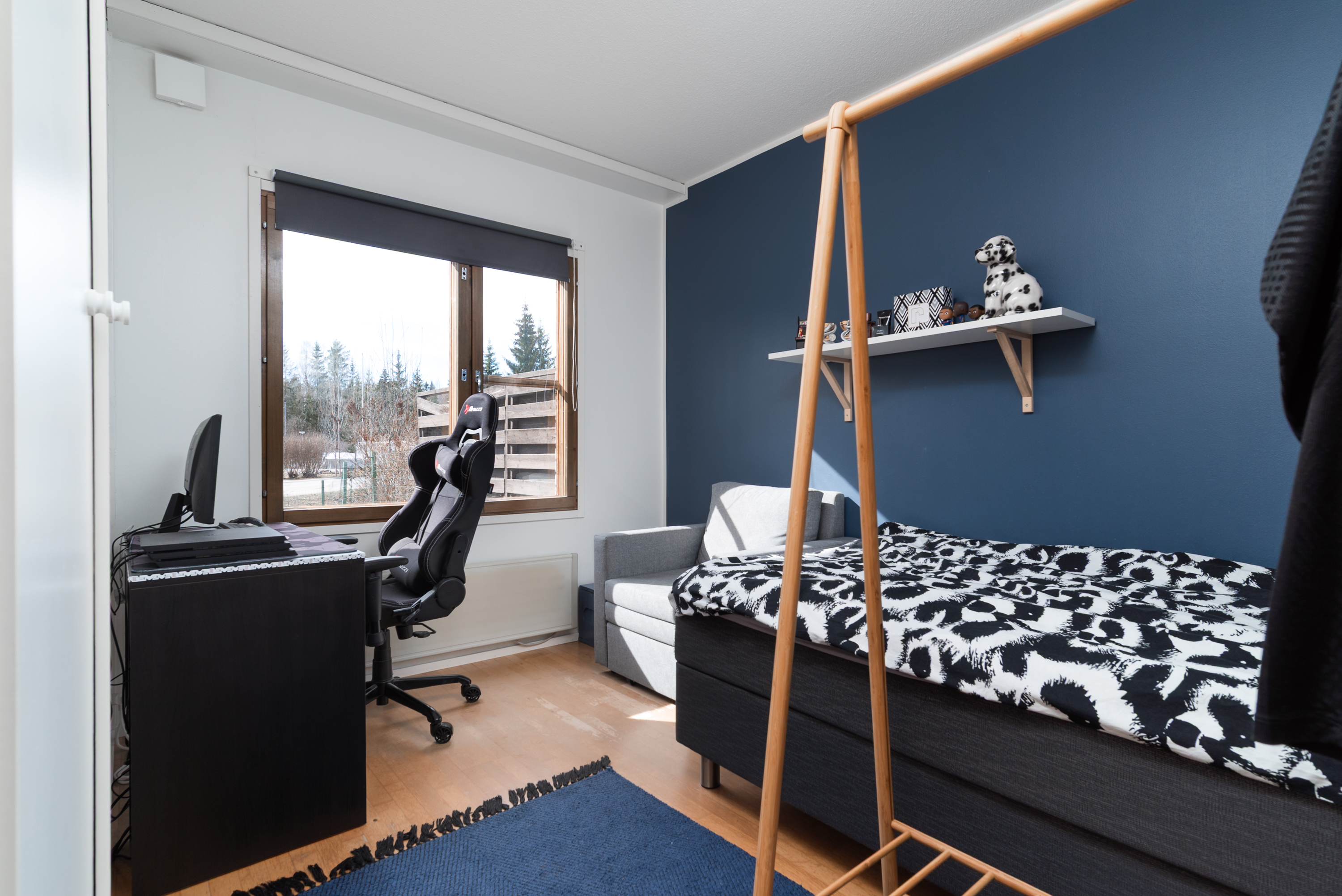 Alakerran toinen makuuhuone