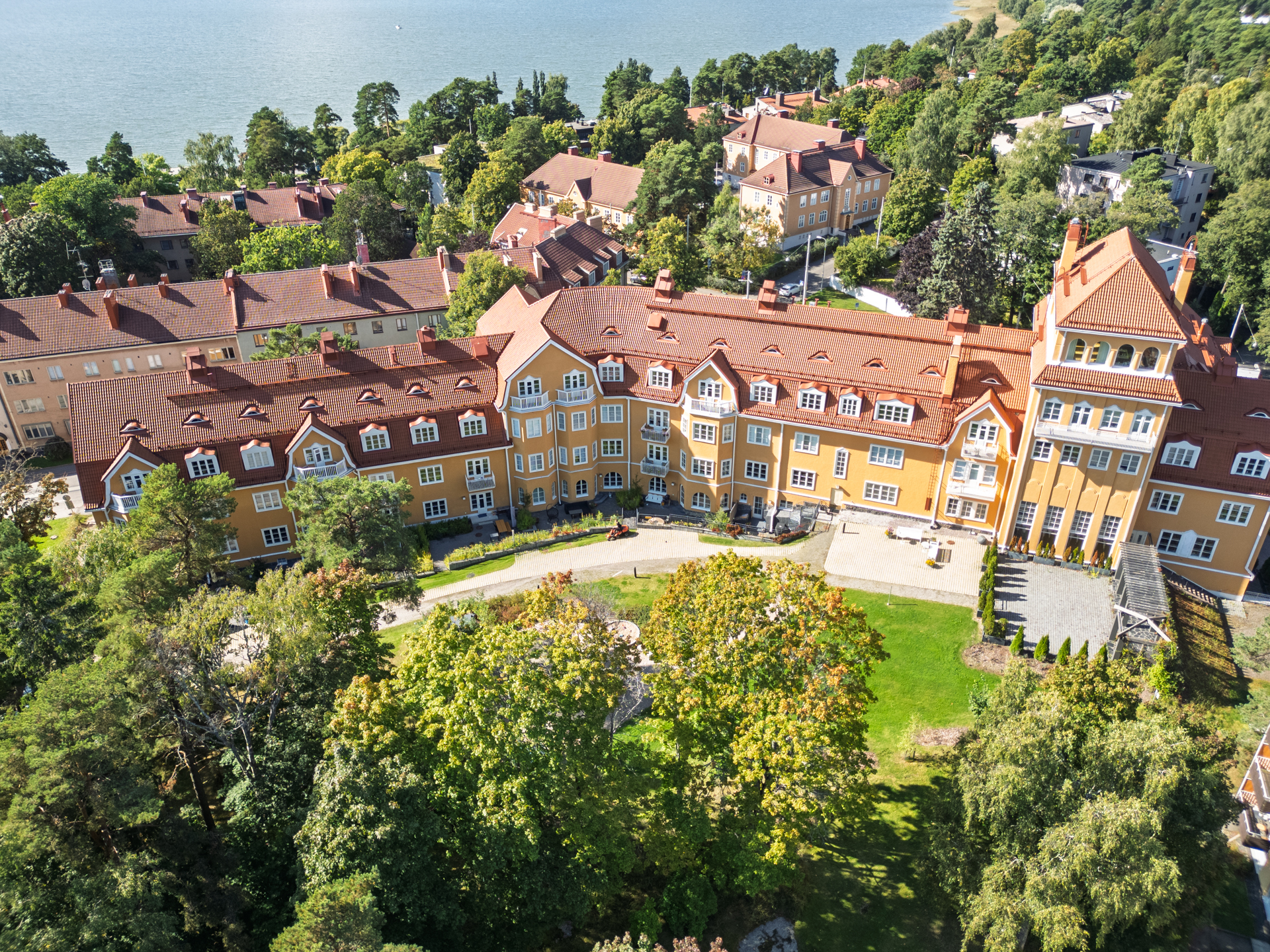 Hollantilaisentie 11 , Helsinki