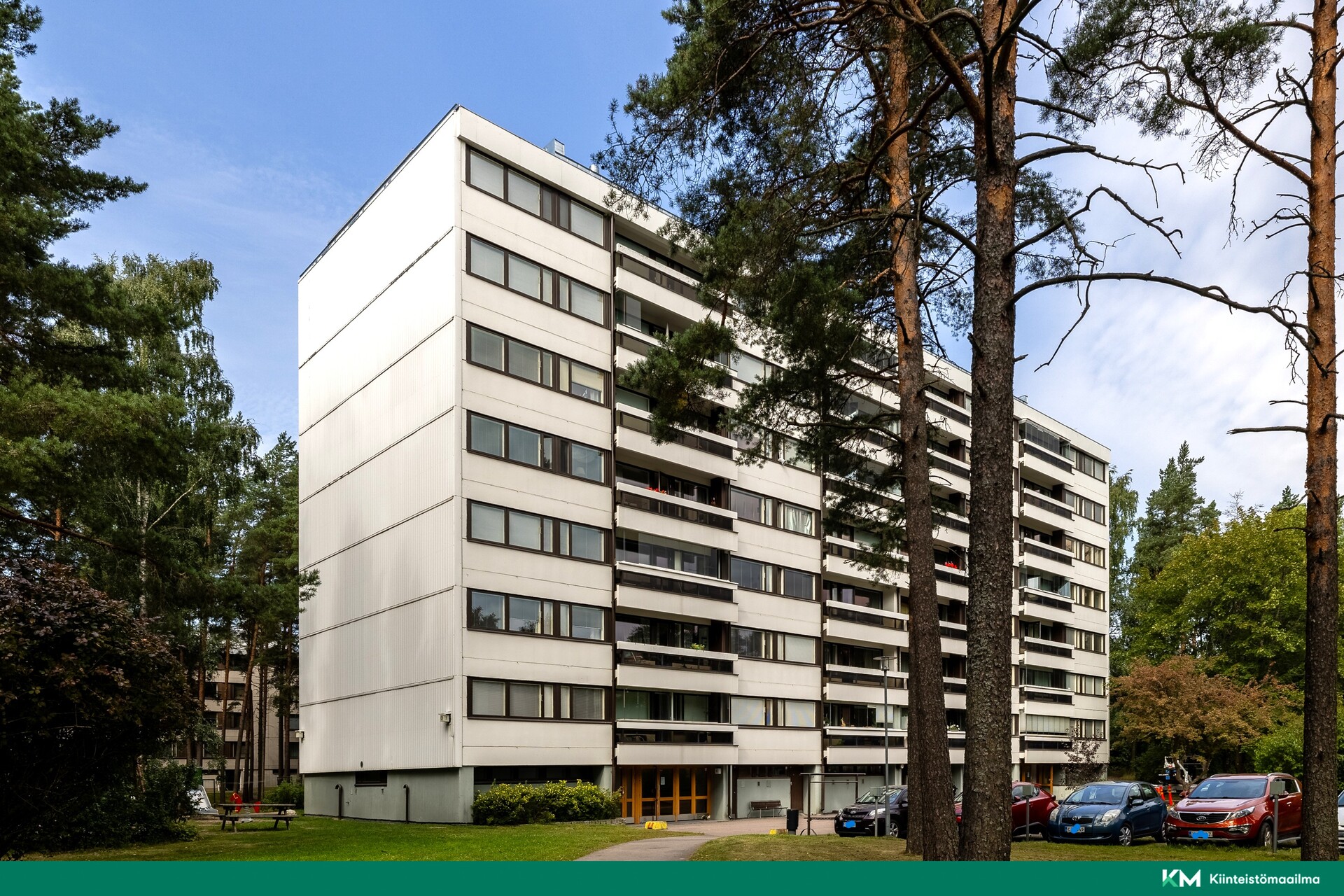 Suosittu taloyhtiö palveluiden vieressä