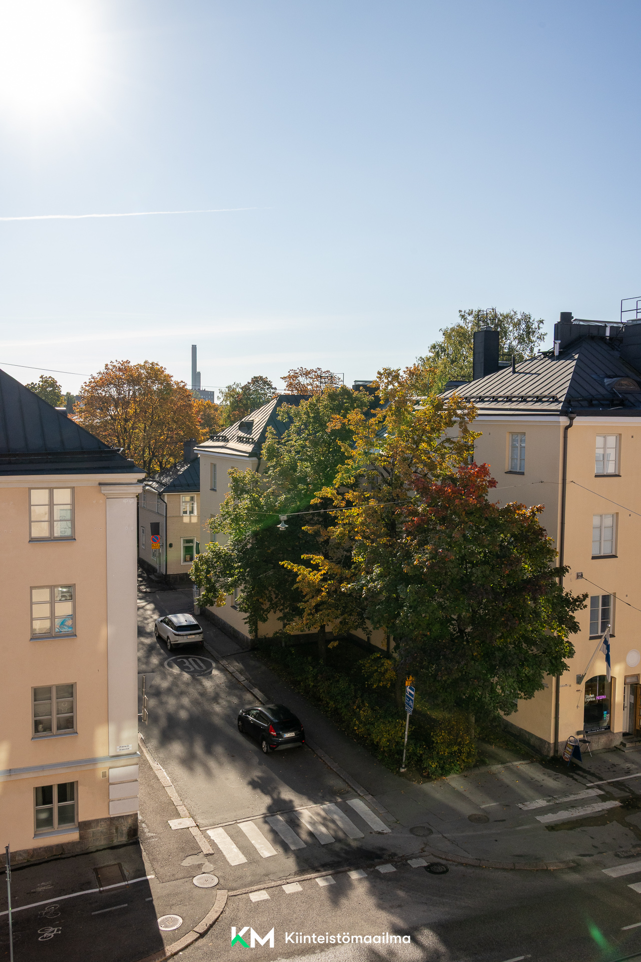 Näkymää olohuoneen ikkunasta