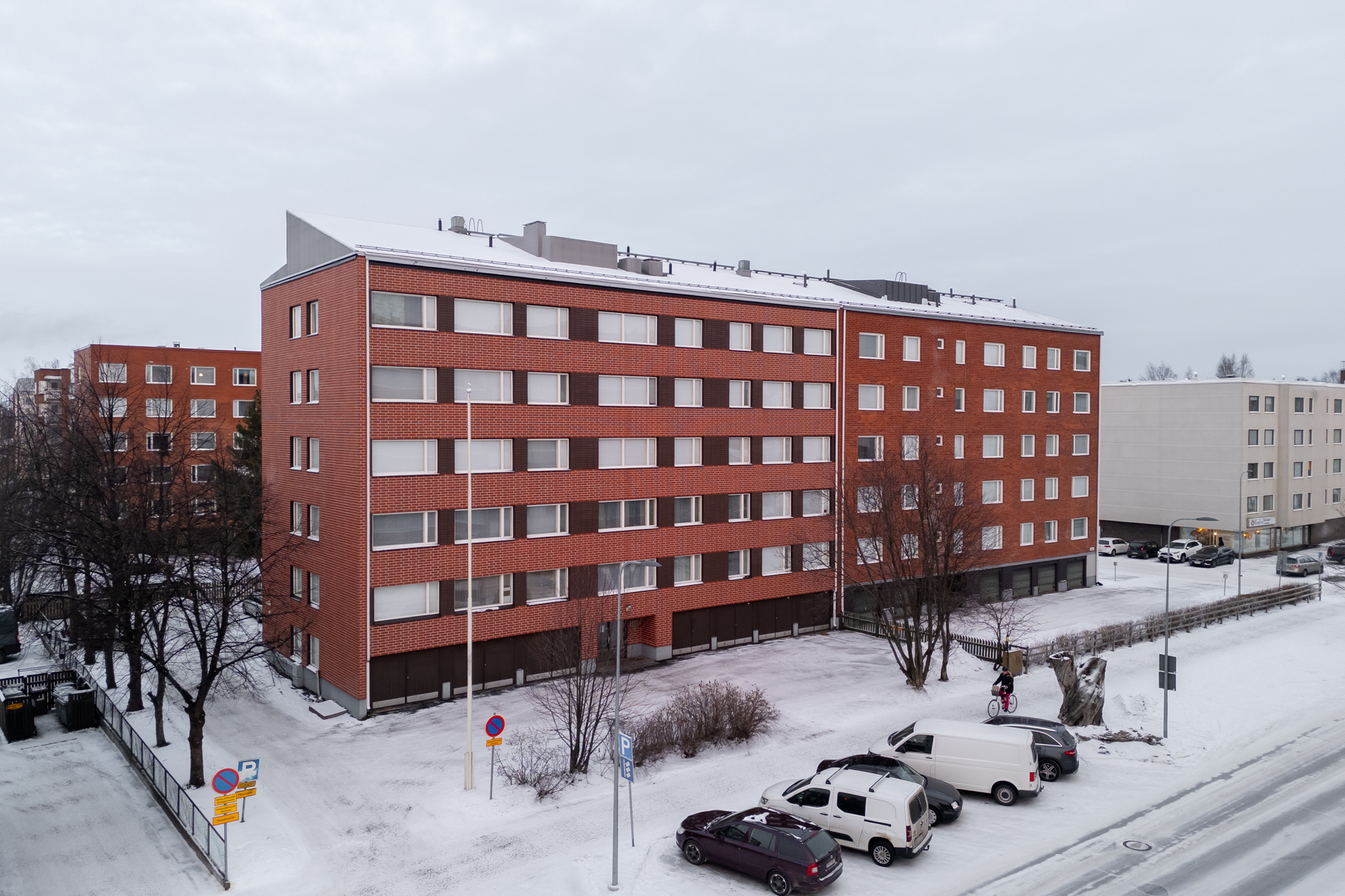 Isokatu 80, Oulu