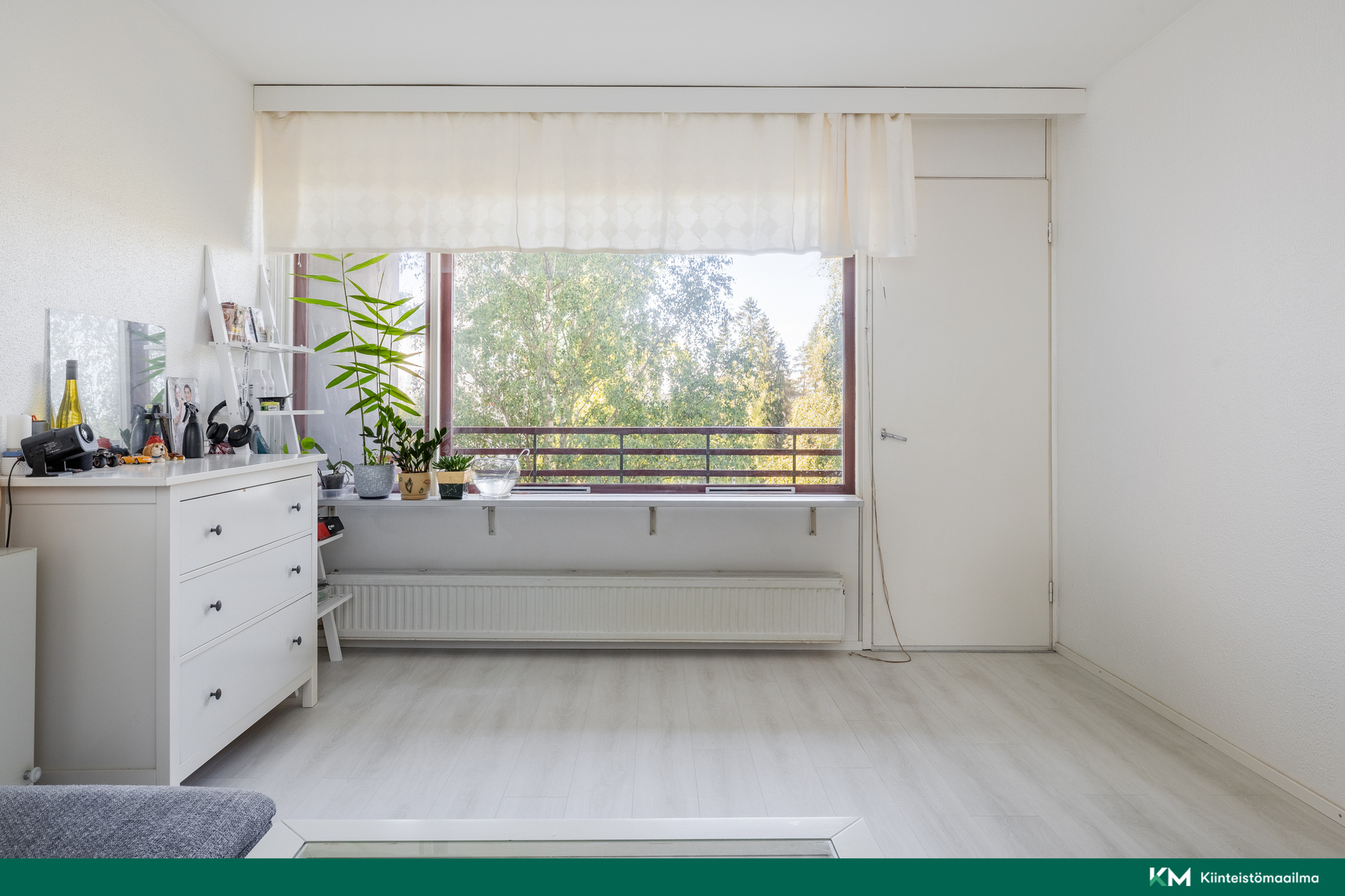 olohuoneesta käynti parvekkeelle