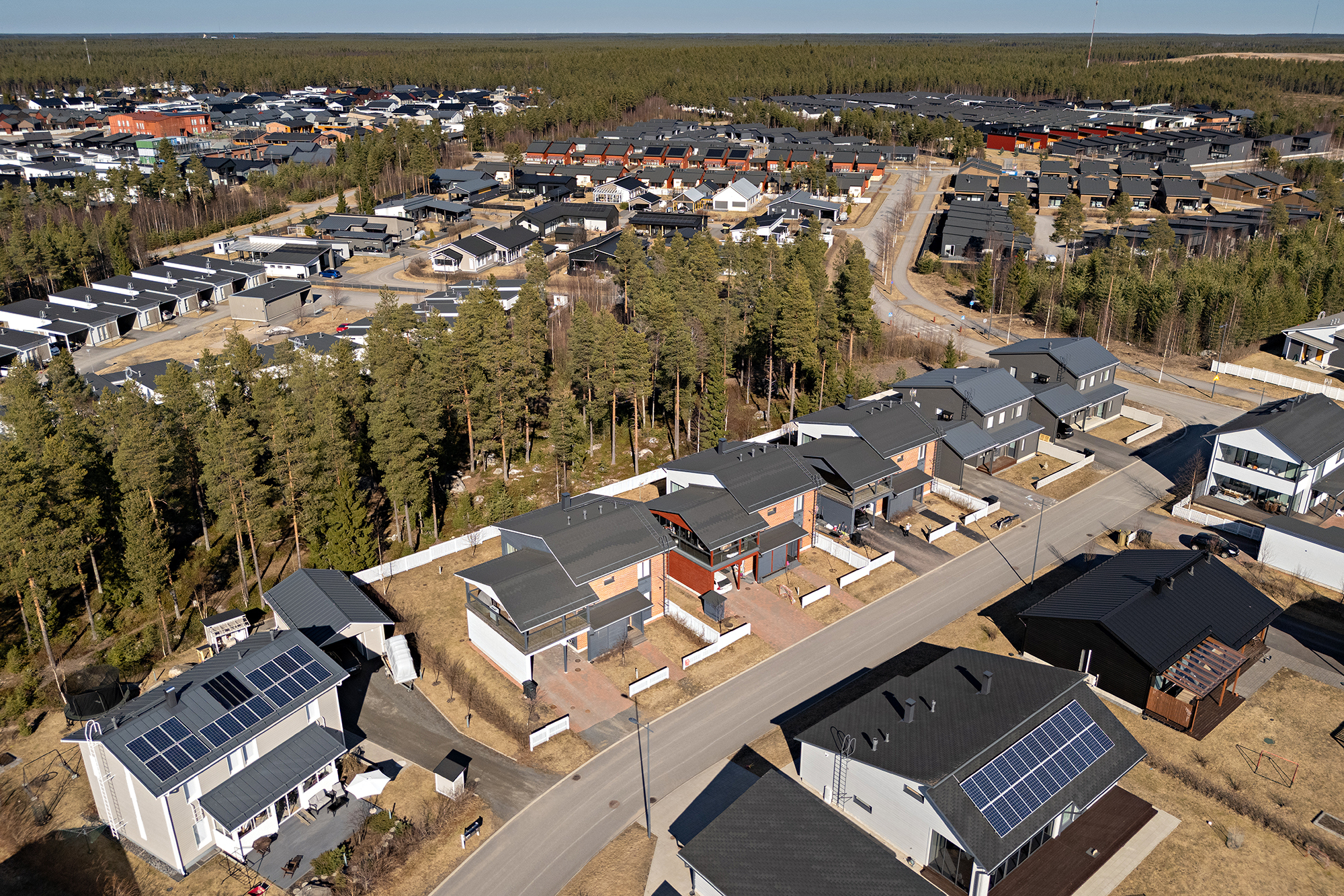 Mäkihypyntie 10, Oulu