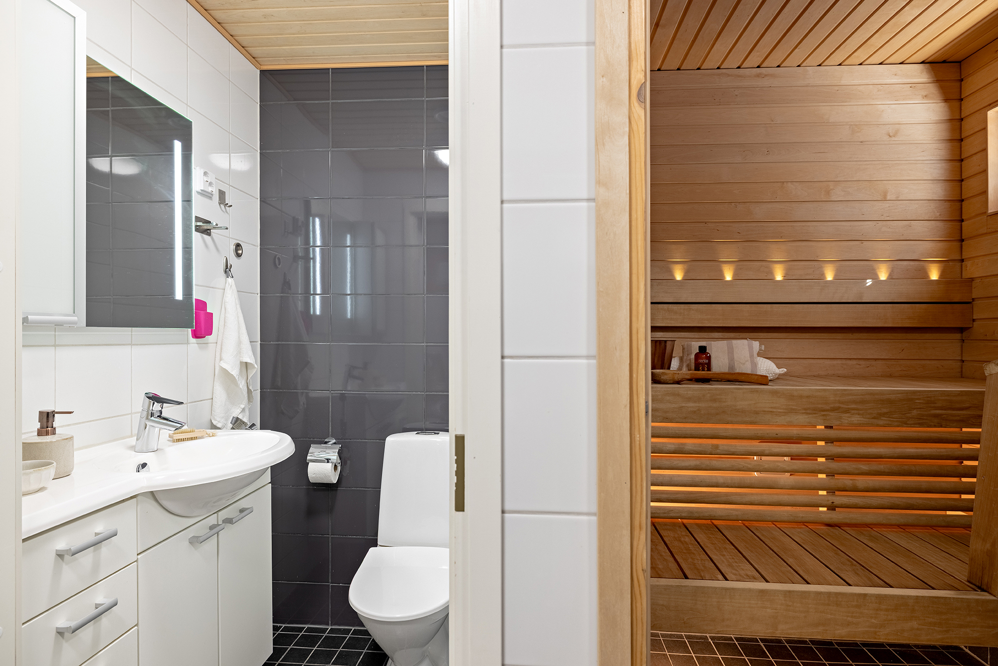 Mäkihypyntie 10, Oulu