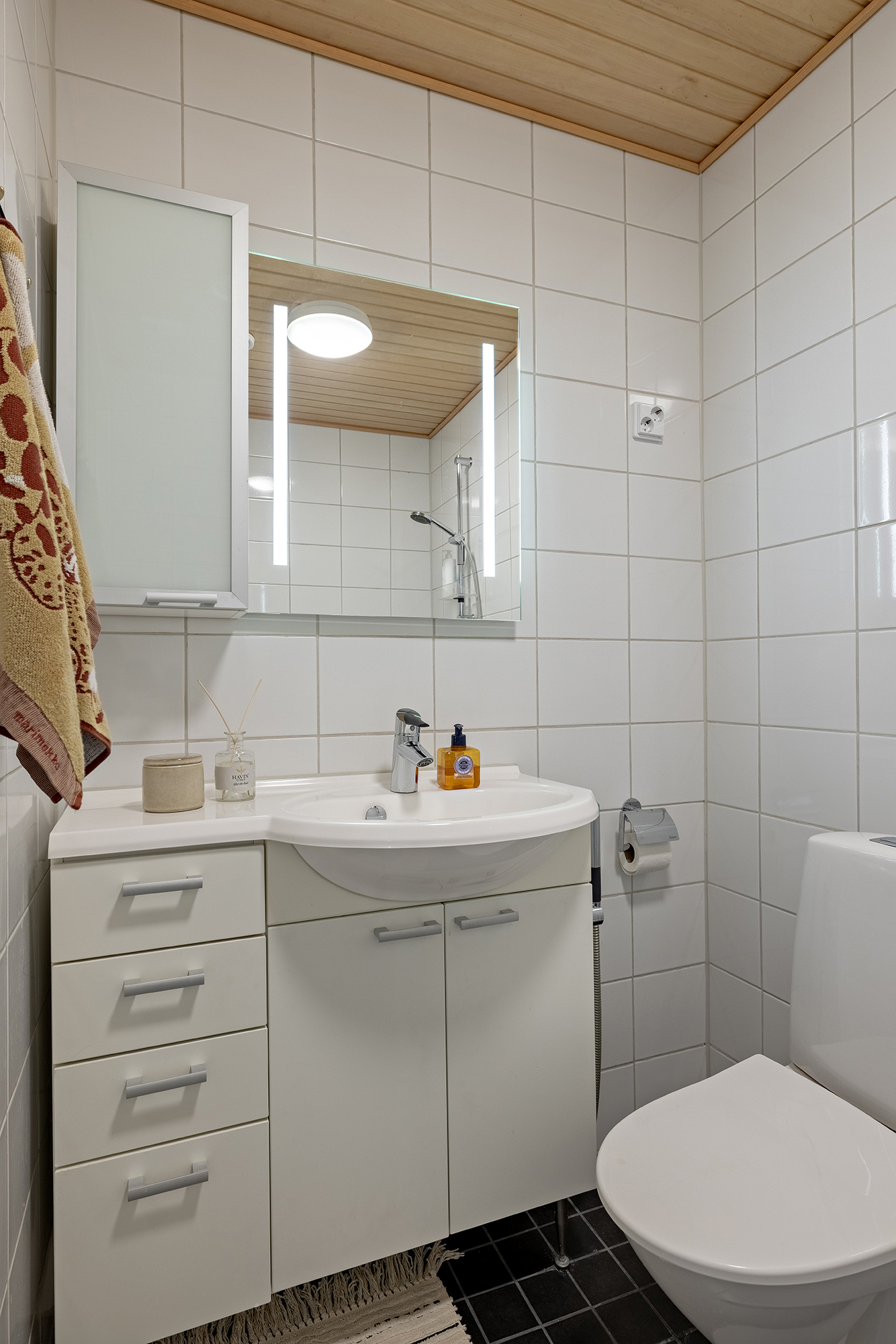 Mäkihypyntie 10, Oulu