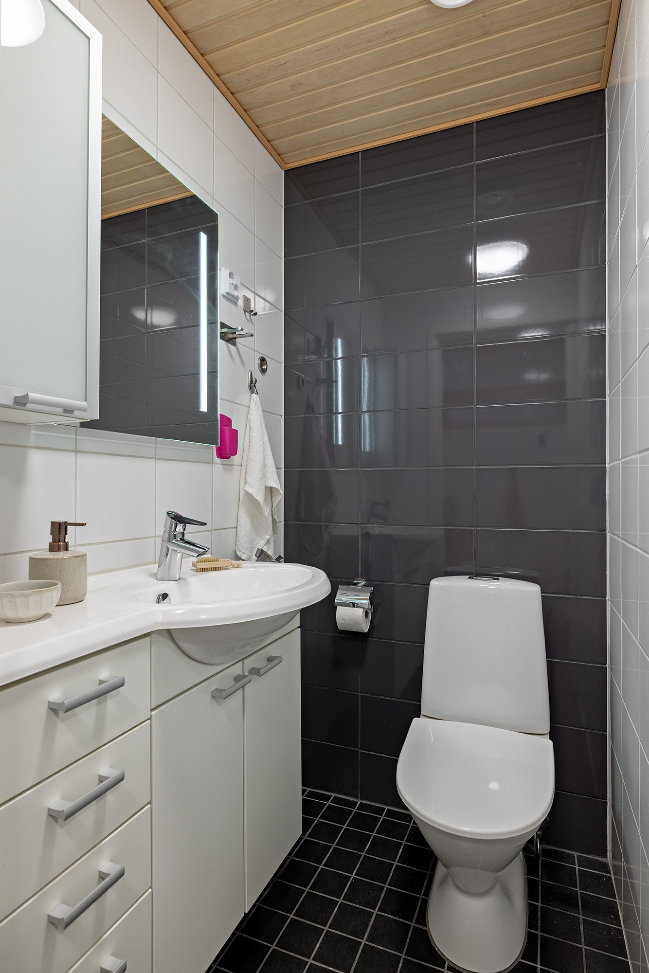 Mäkihypyntie 10, Oulu