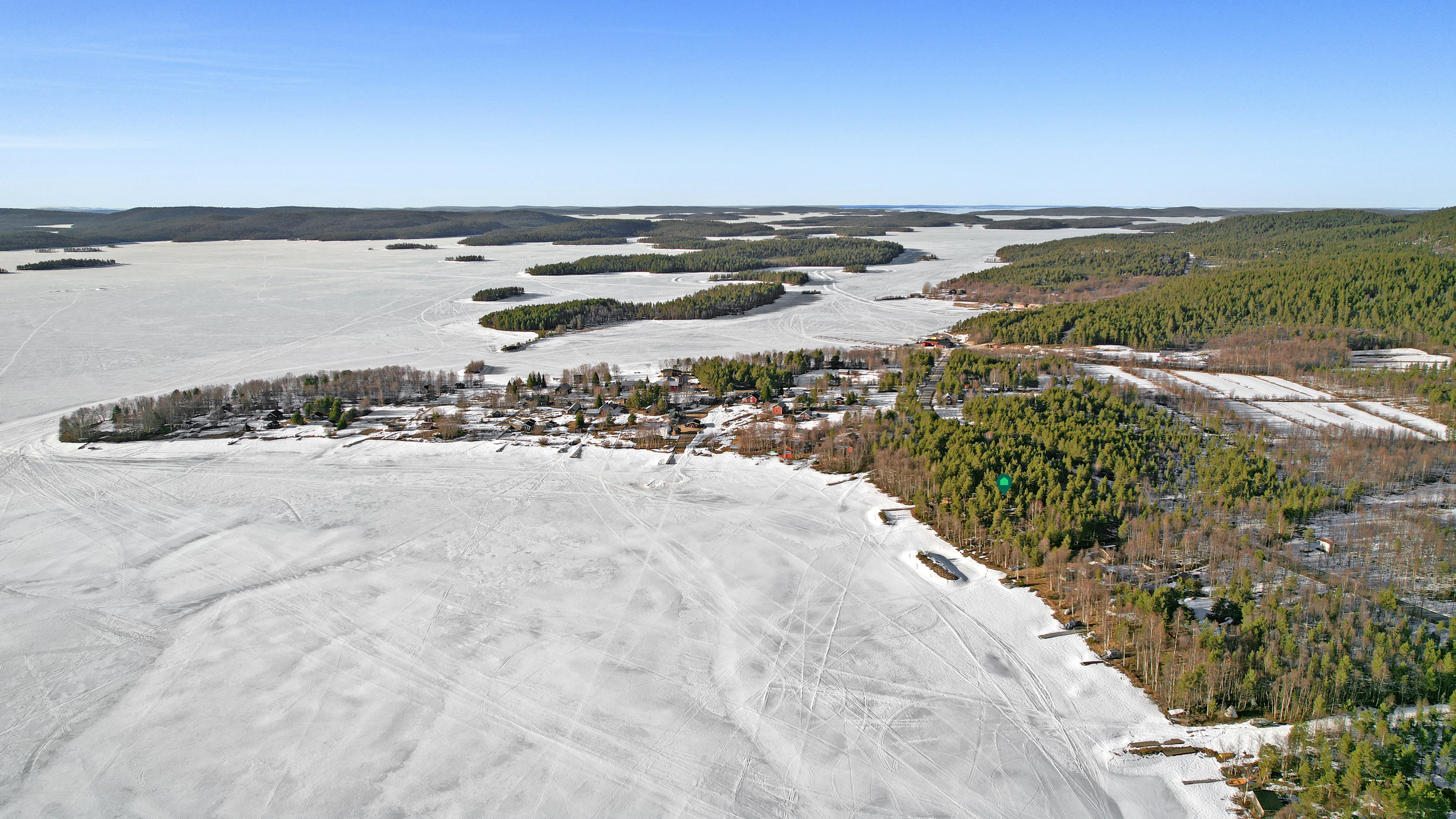 Luonnonläheinen sijainti lähellä Veskoniemen satamaa!