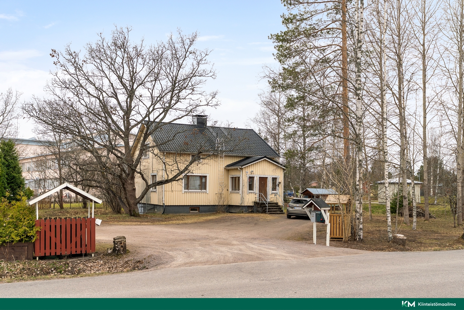 Omenalahdentie 2b, Tuusula