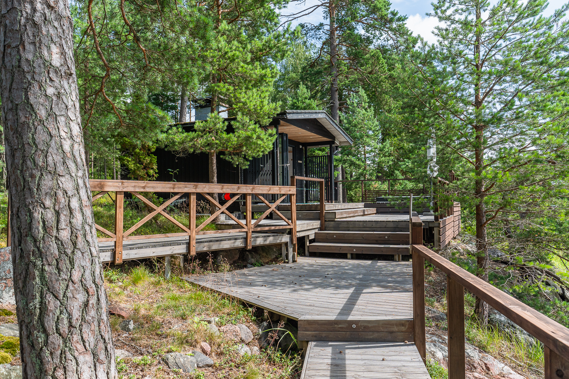 Laiturilta käynti rantasaunaan