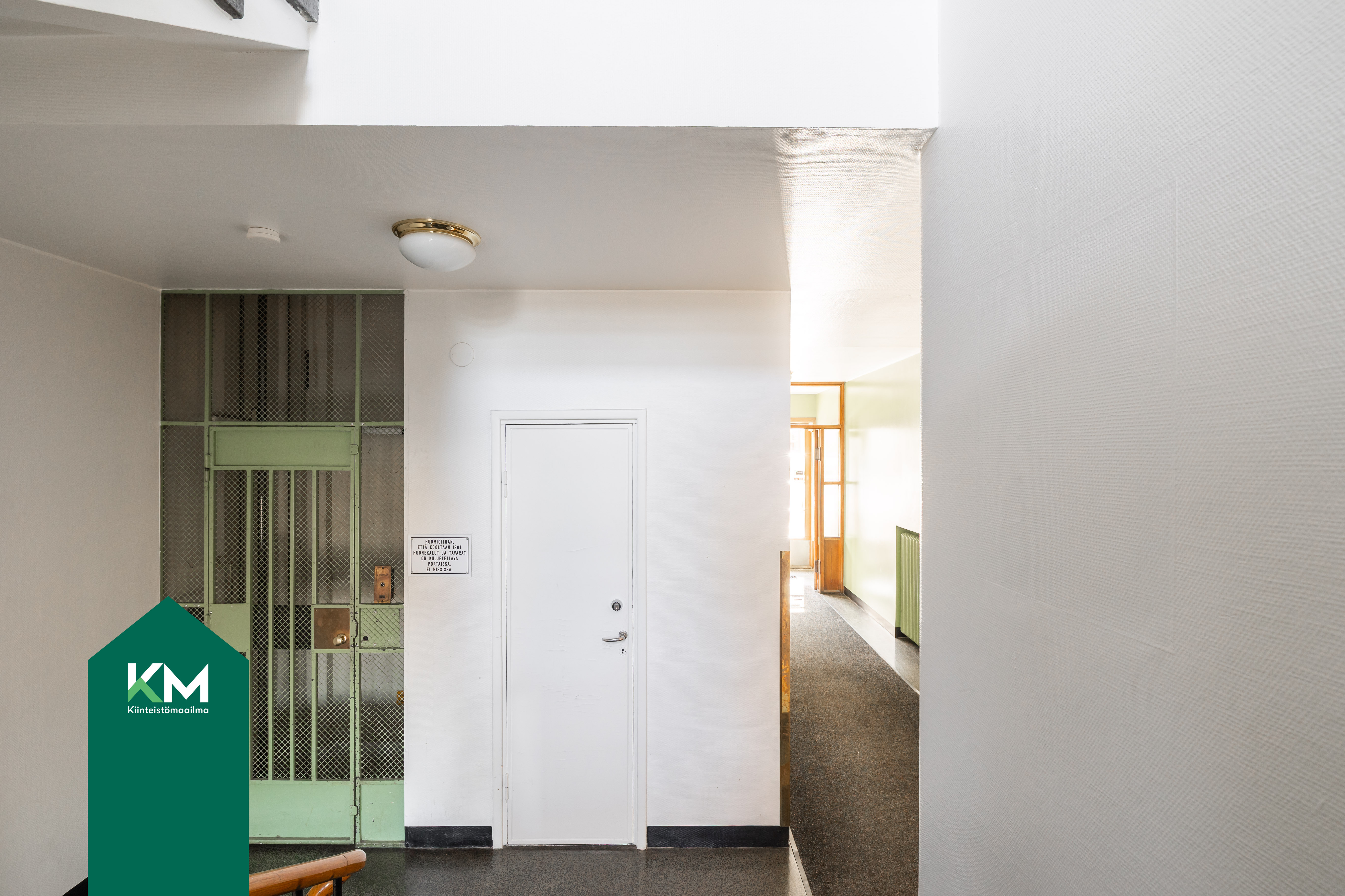 Taloyhtiössä on hissi.