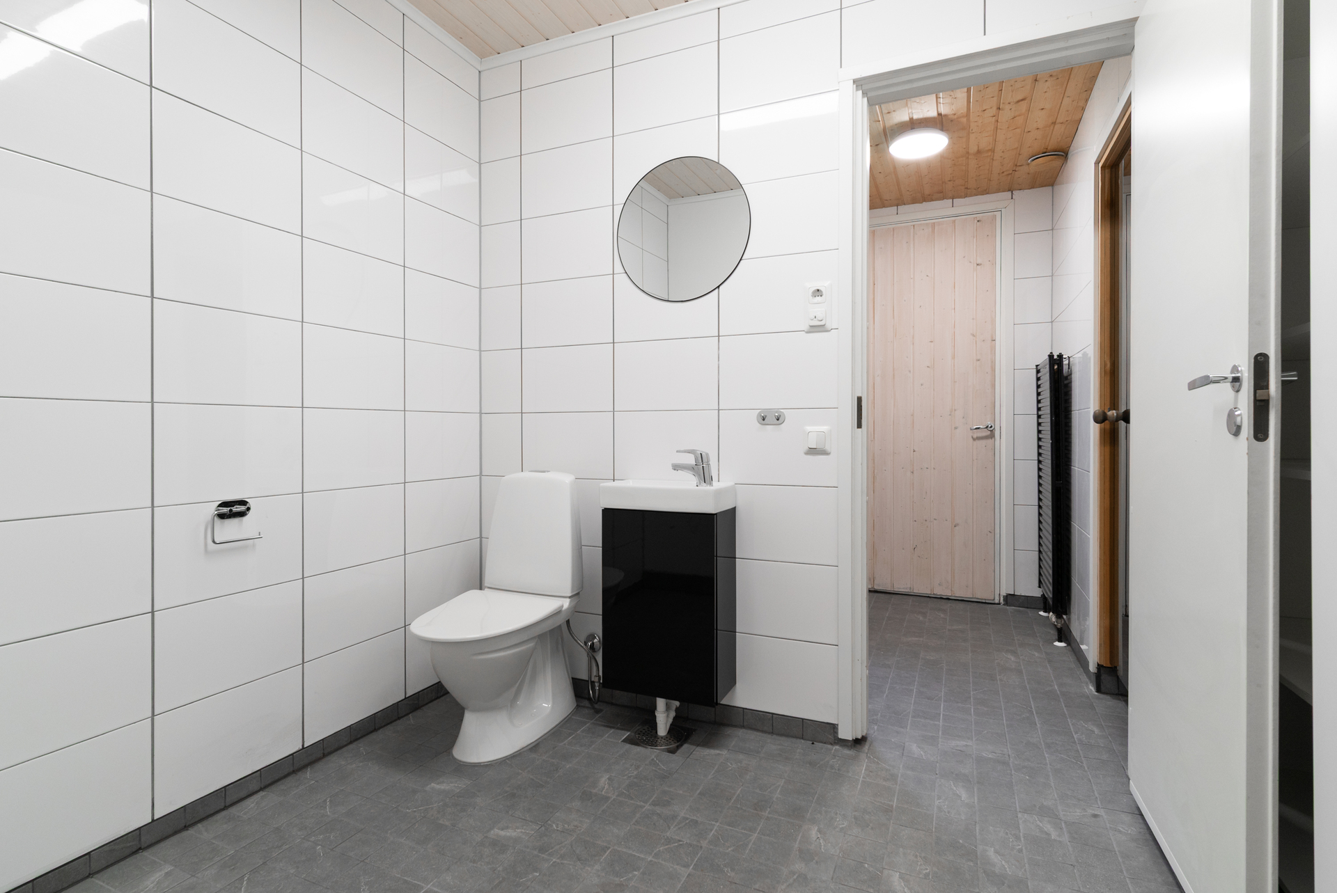 Kodinhoitohuone/toinen wc
