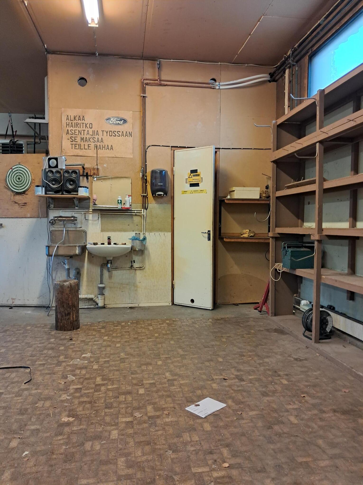 Tilassa myös oma wc