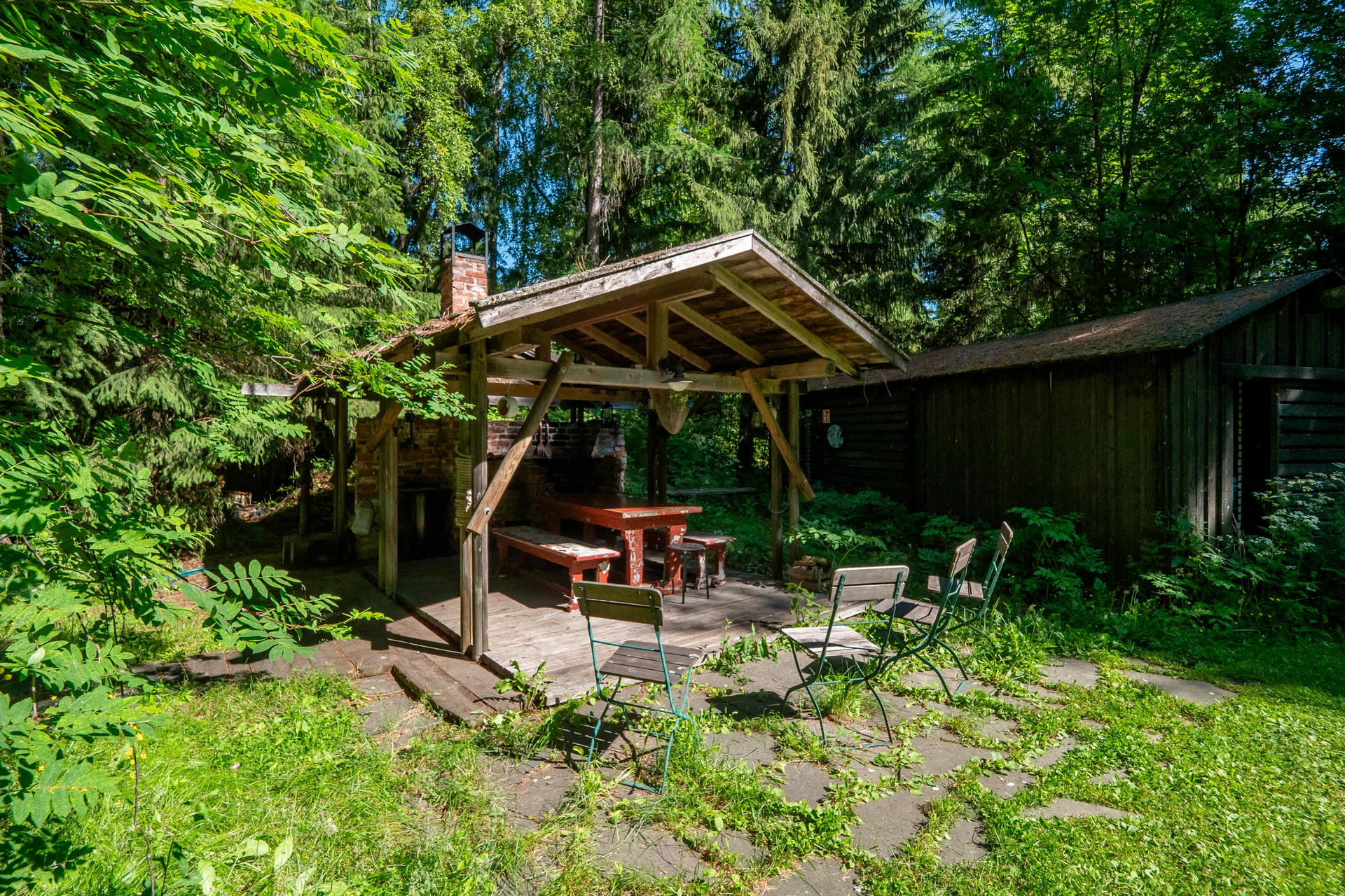 Grillikatos/kesäkeittiö