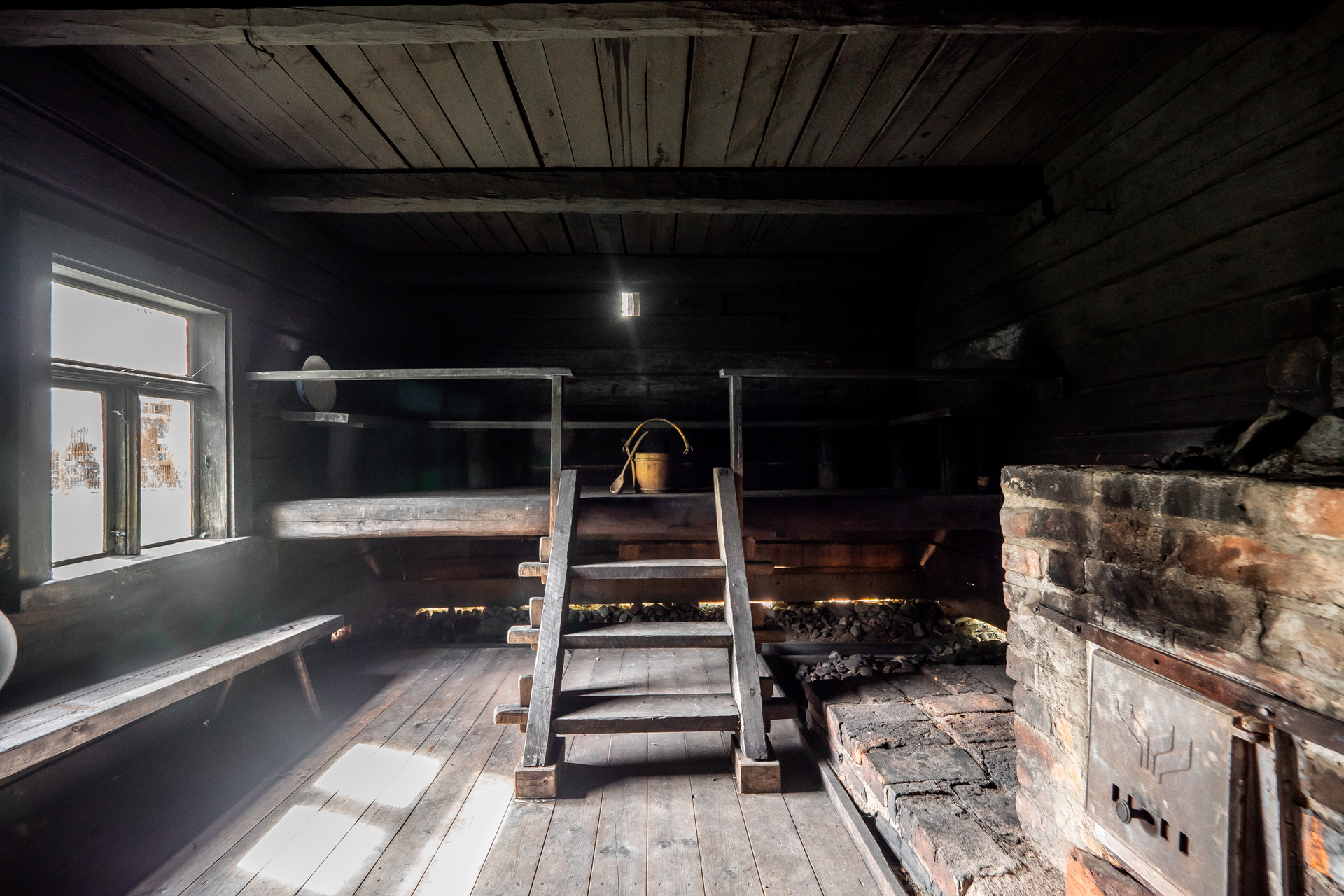 Savusaunan tunnelmaa