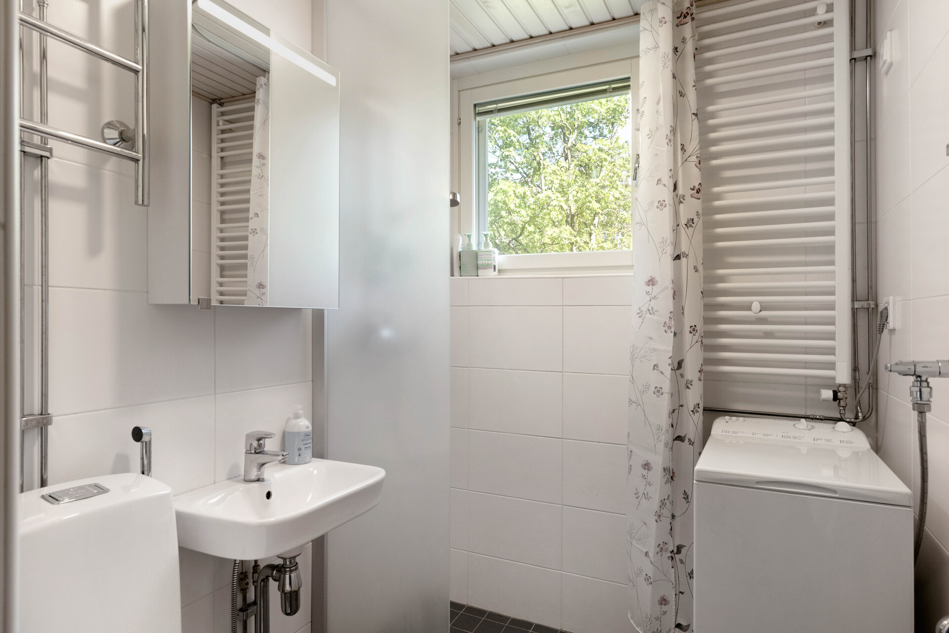 Ikkunallinen kph ja wc