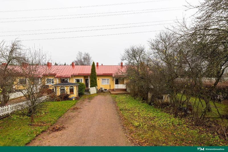 Tarhurintie 11, Hovila, Kotka