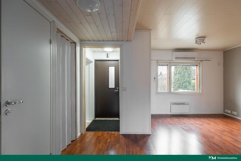 Tarhurintie 11, Hovila, Kotka