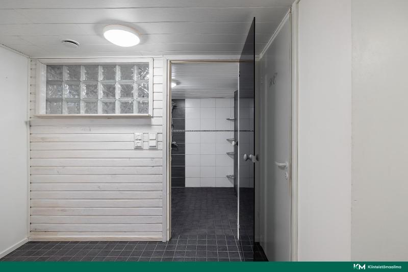 Tarhurintie 11, Hovila, Kotka