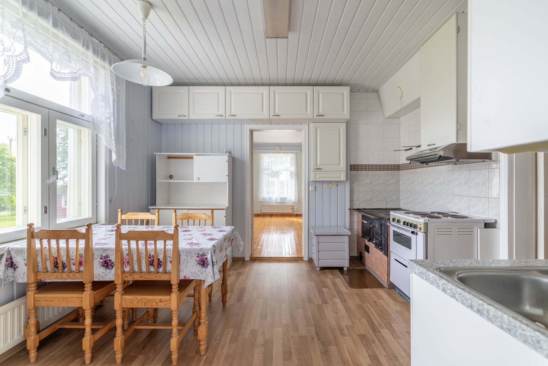 Tenkkelintie 343, Kutemajärvi, Kangasniemi